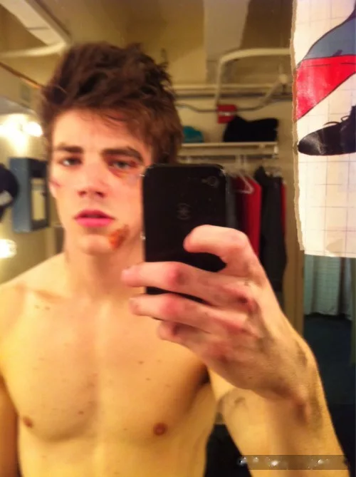 Grant Gustin porn pic