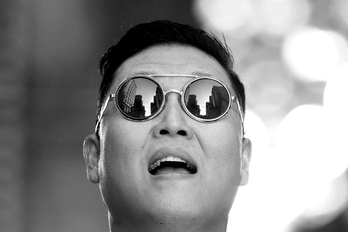 PSY в темных очках