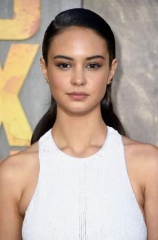 ?????? ???? (Courtney Eaton)