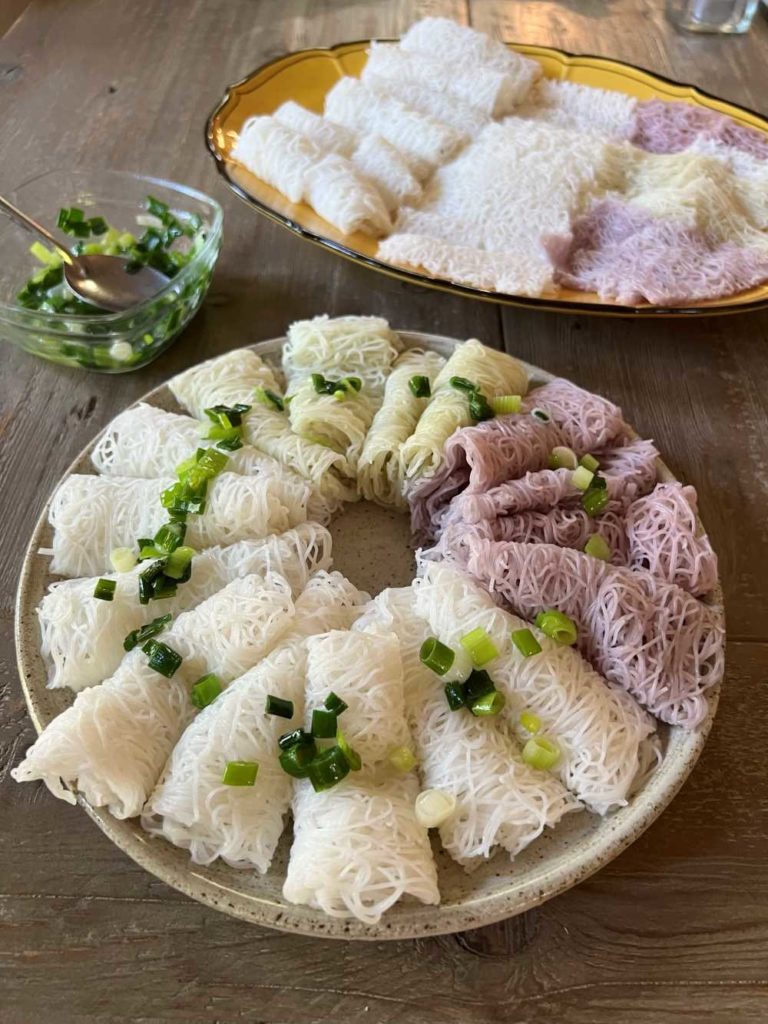 Bánh Hỏi tại bếp UIT