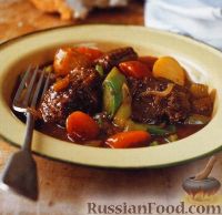 Фото к рецепту: Говядина с овощами, тушенная в духовке Фото к рецепту: Говядина с овощами, тушенная в духовке