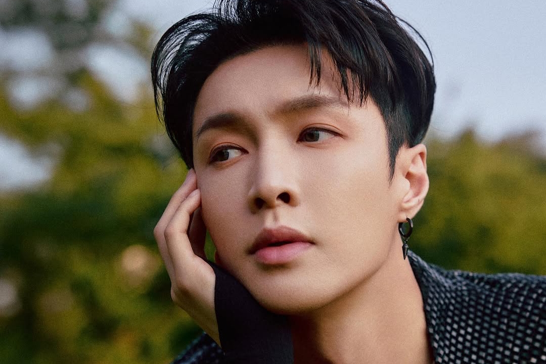 EXO Lay absent from fan meeting