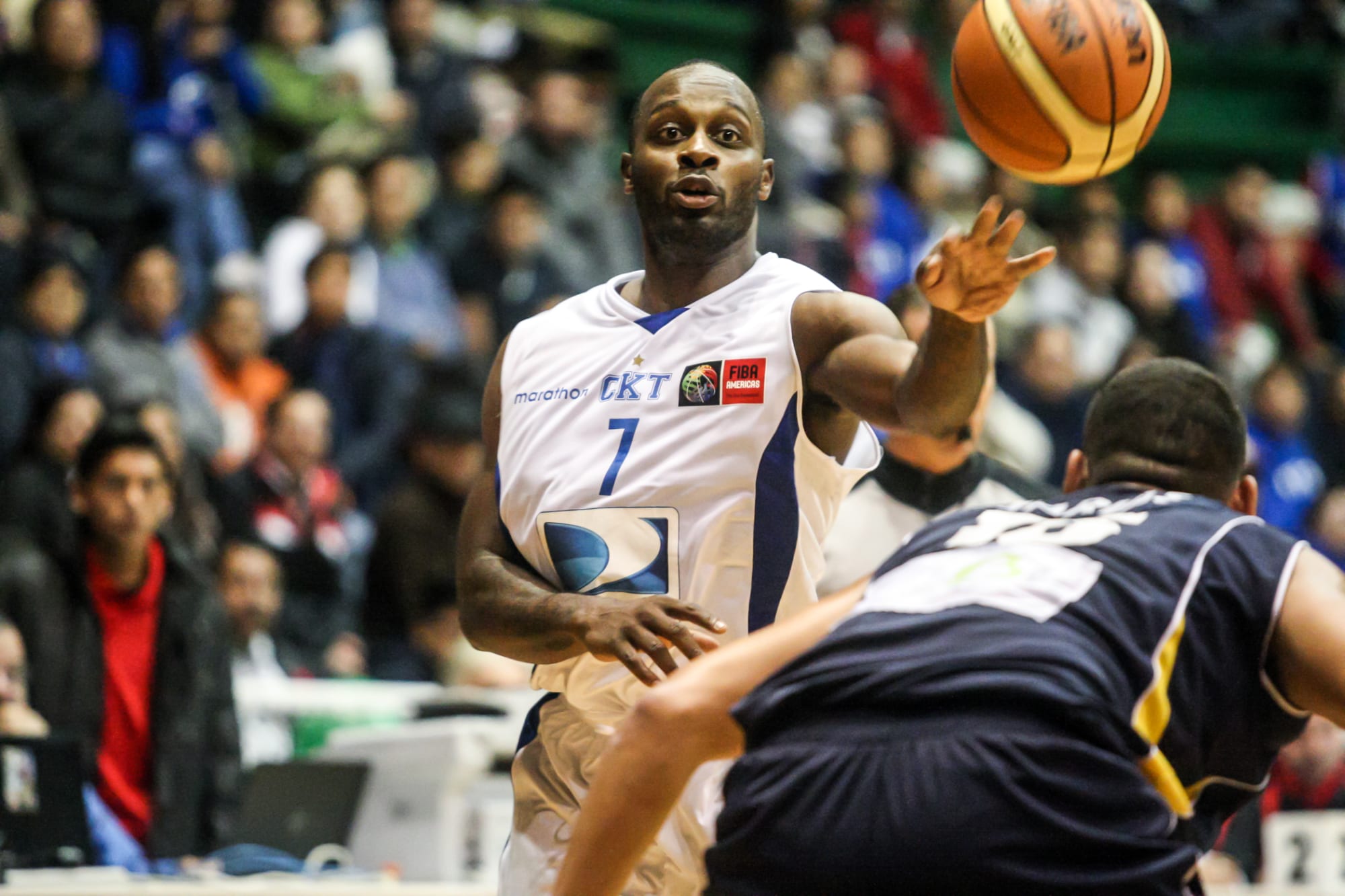 Boca Juniors, Comunikt survive close calls | FIBA.basketball