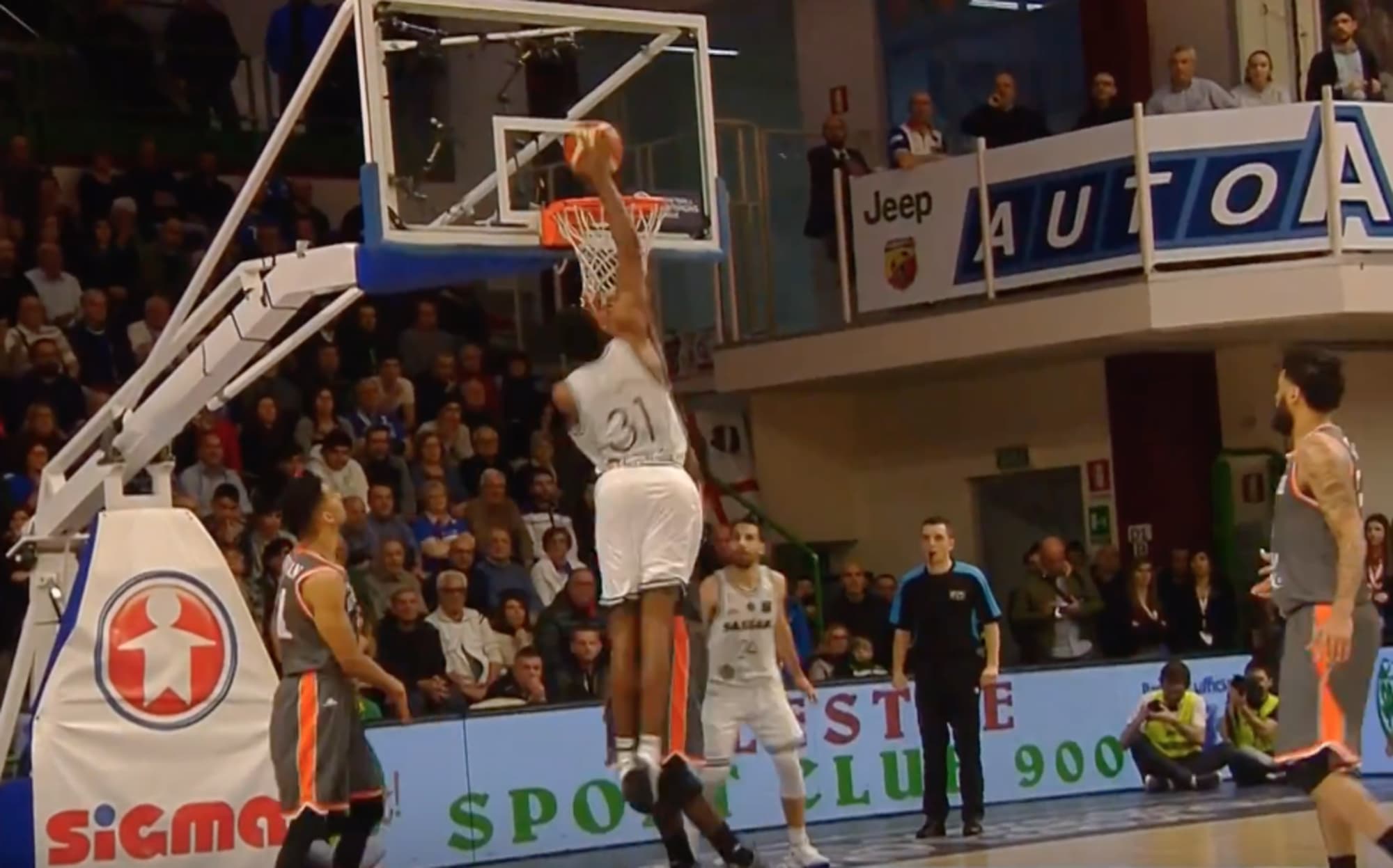 Top 5 plays, Round of 16 Leg 1 (Wednesday edition) FIBA.basketball