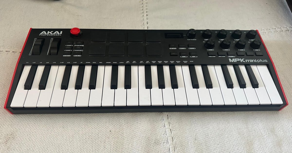 Akai MK Mini Plus