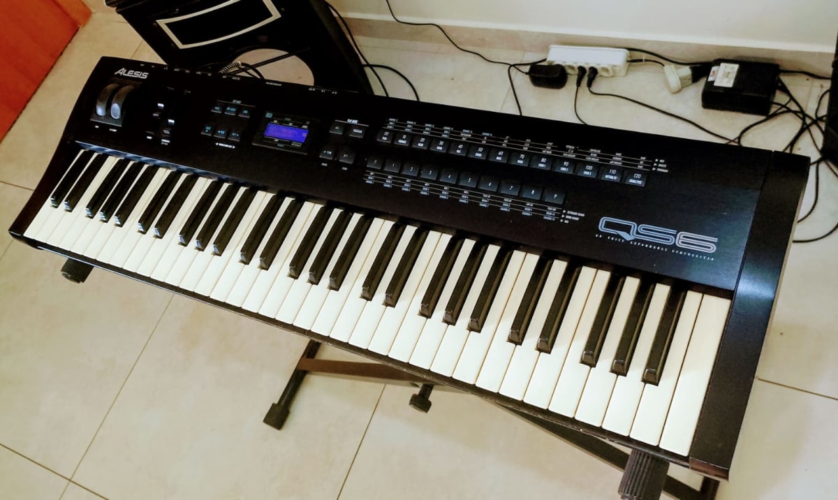 Alesis QS6