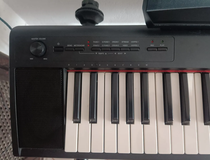 Teclado Yamaha NP-12 Piaggero