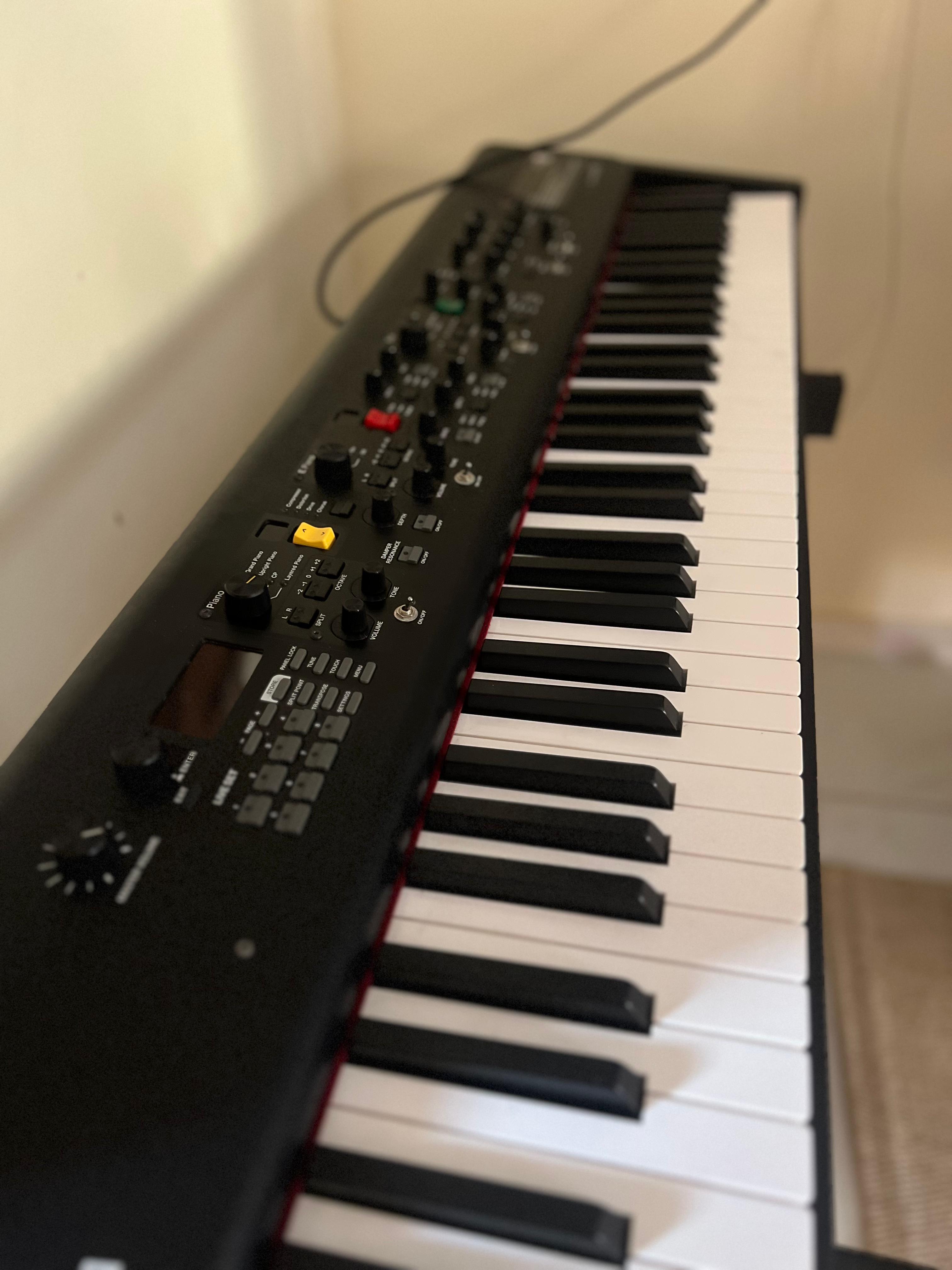 Yamaha CP73