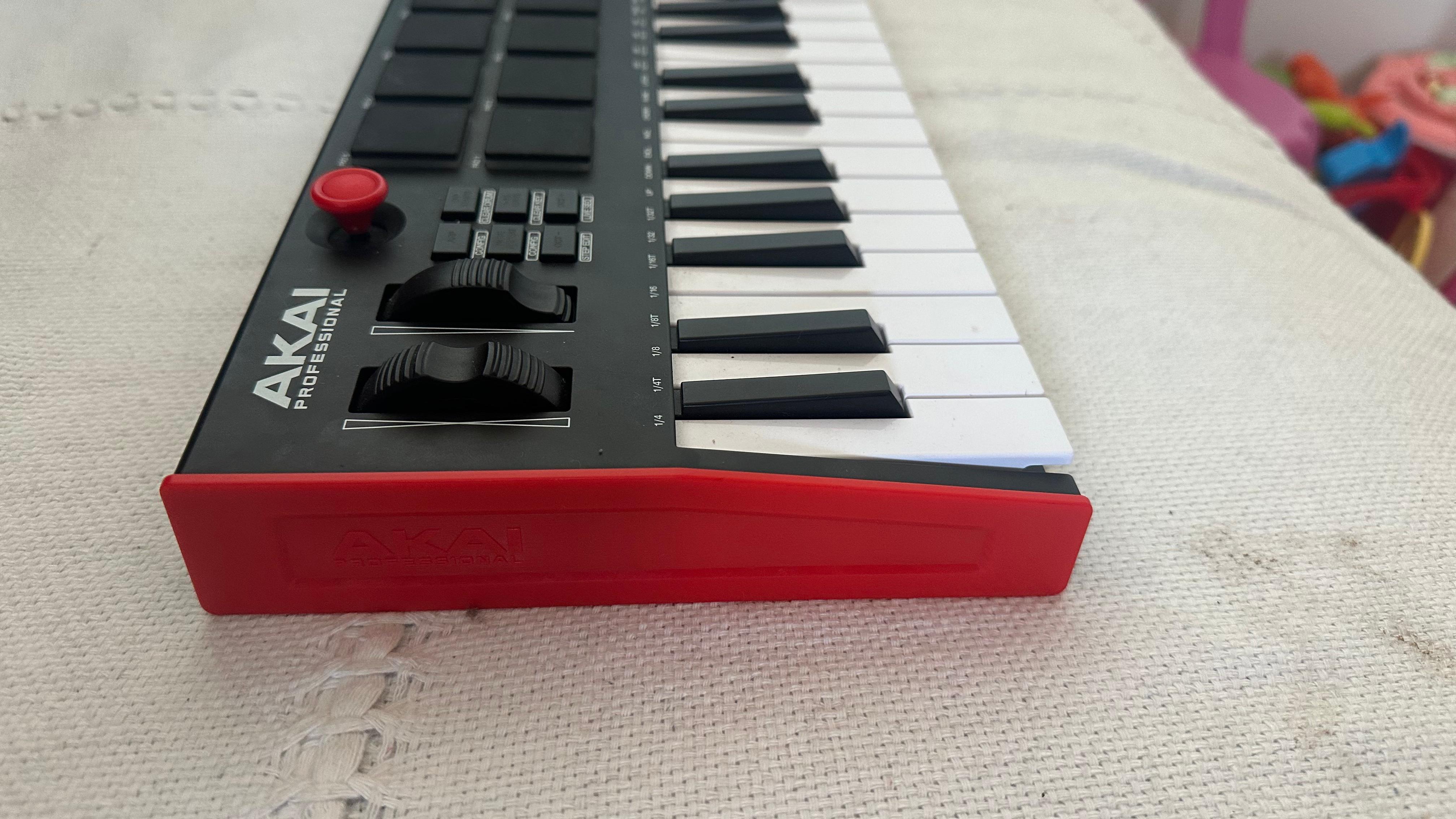 Akai MK Mini Plus