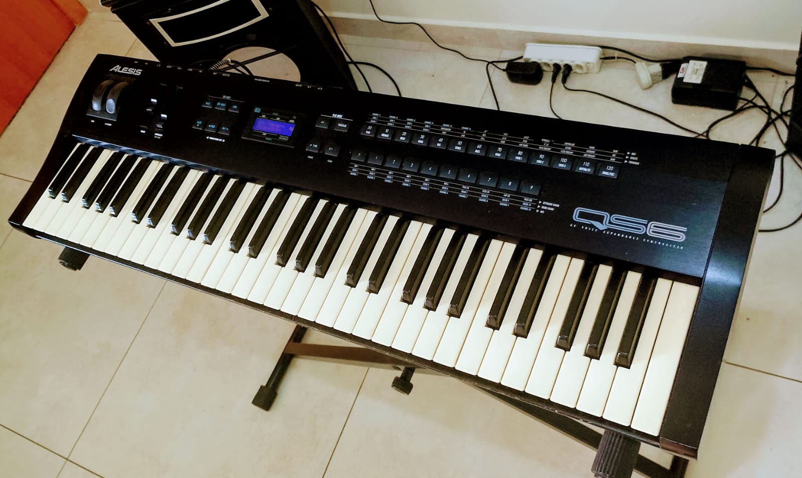 Alesis QS6