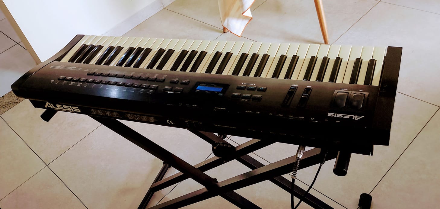 Alesis QS6