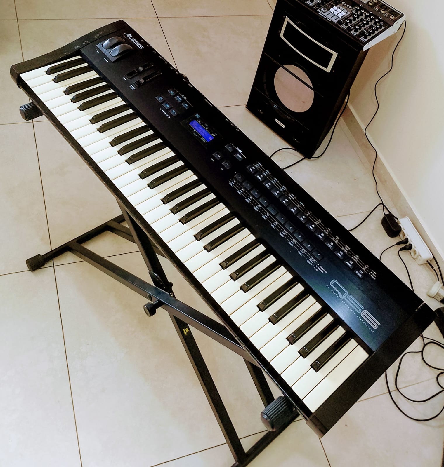 Alesis QS6