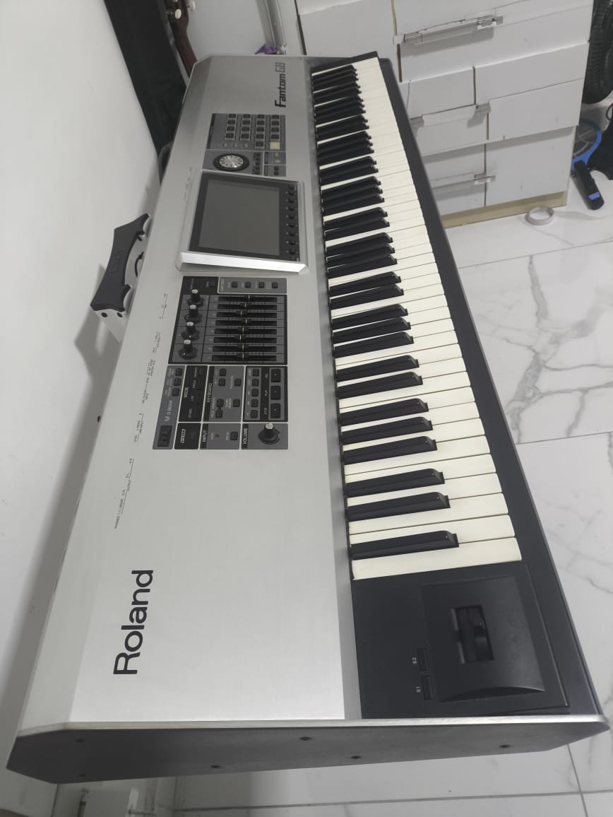 Roland Fantom G8