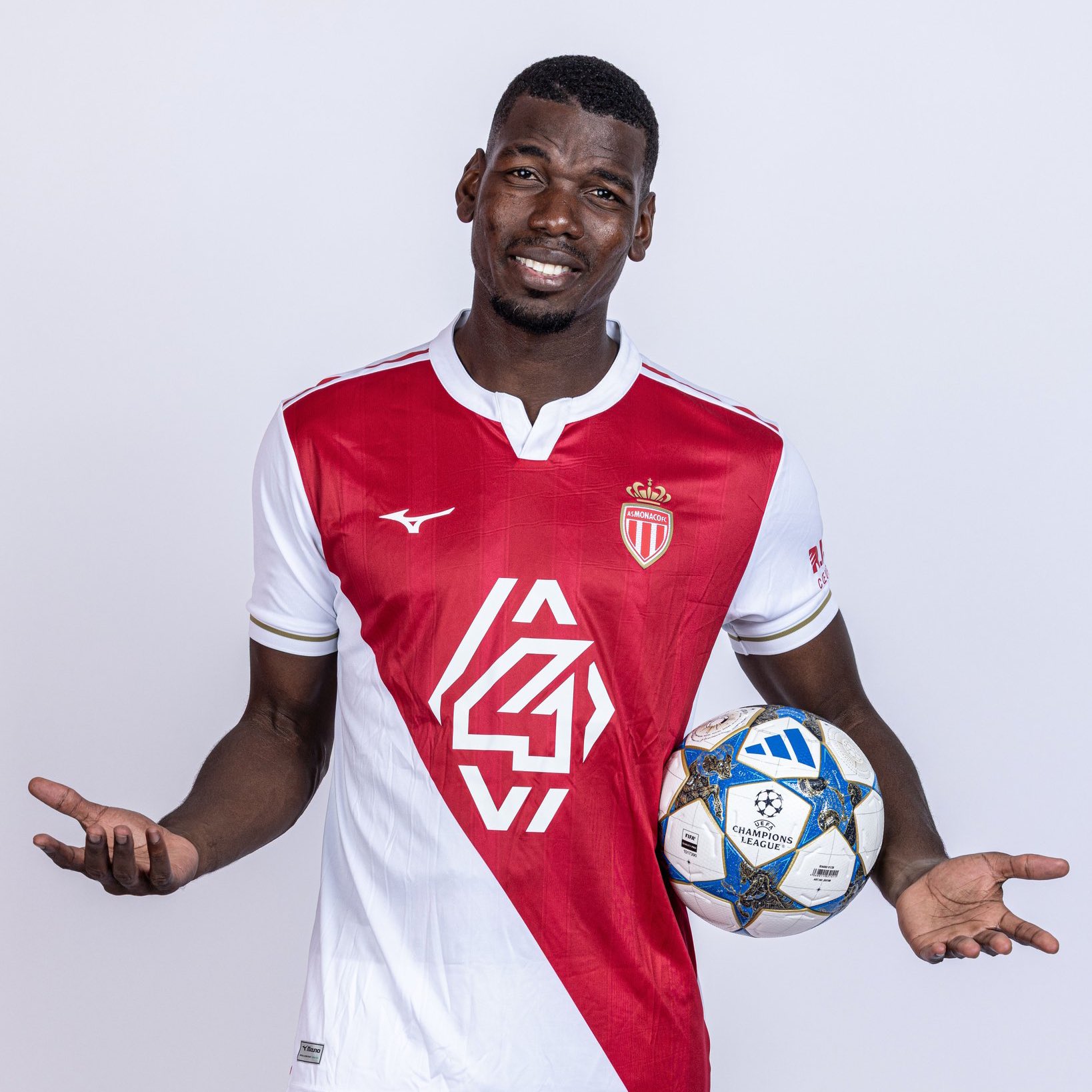 Former Manchester United star returns to professional football after 2 years