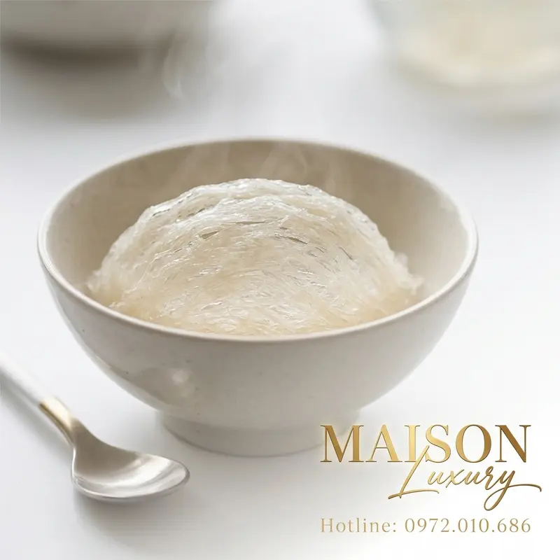 Yến sào tinh chế, một thực phẩm bổ dưỡng cao cấp với thành phần giàu protein và axit amin.