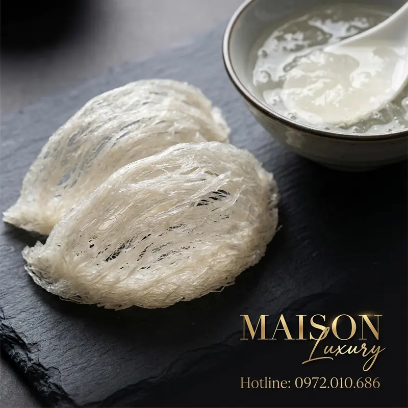 Tổ yến sào nguyên chất và món chế biến từ yến, nguồn dinh dưỡng quý cho não bộ.