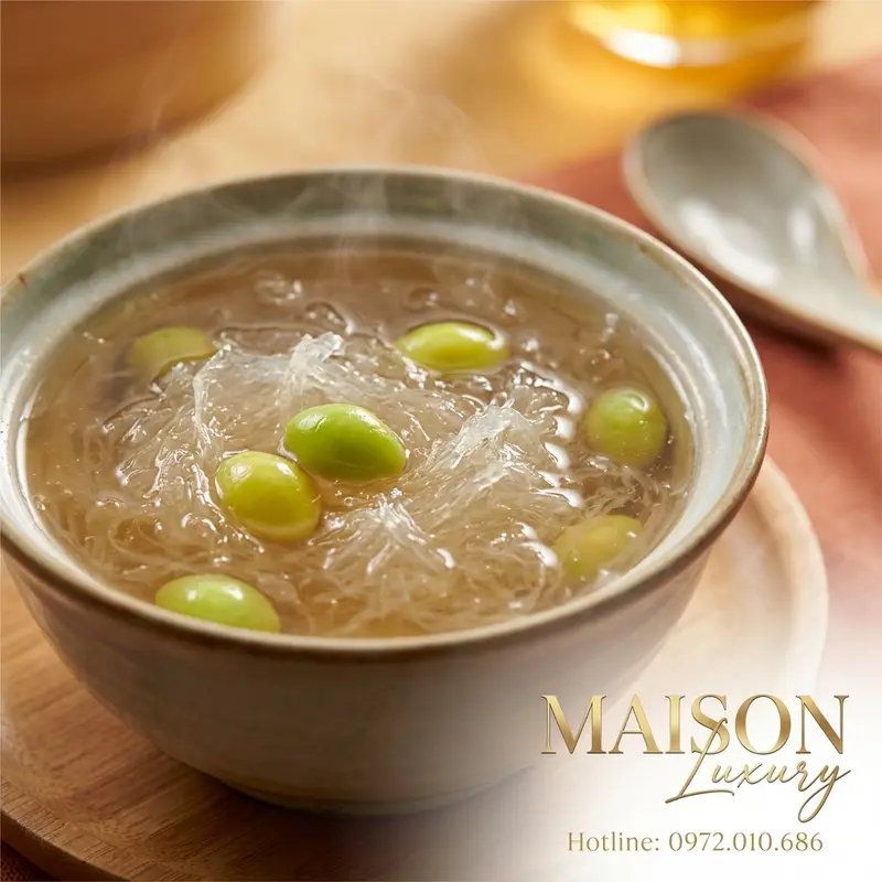 Bát yến chưng bạch quả thơm ngon, bổ dưỡng