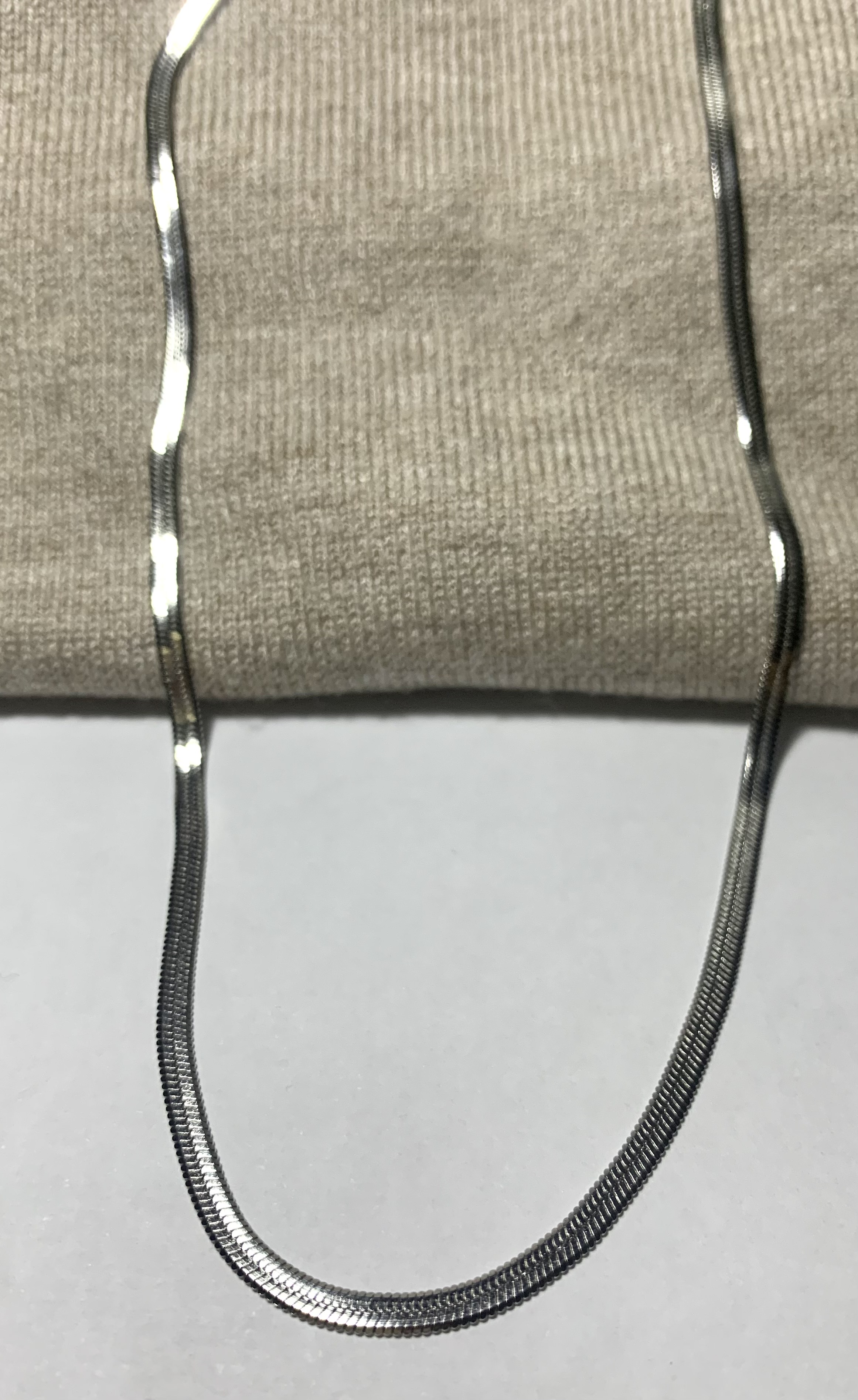 Collar plateado