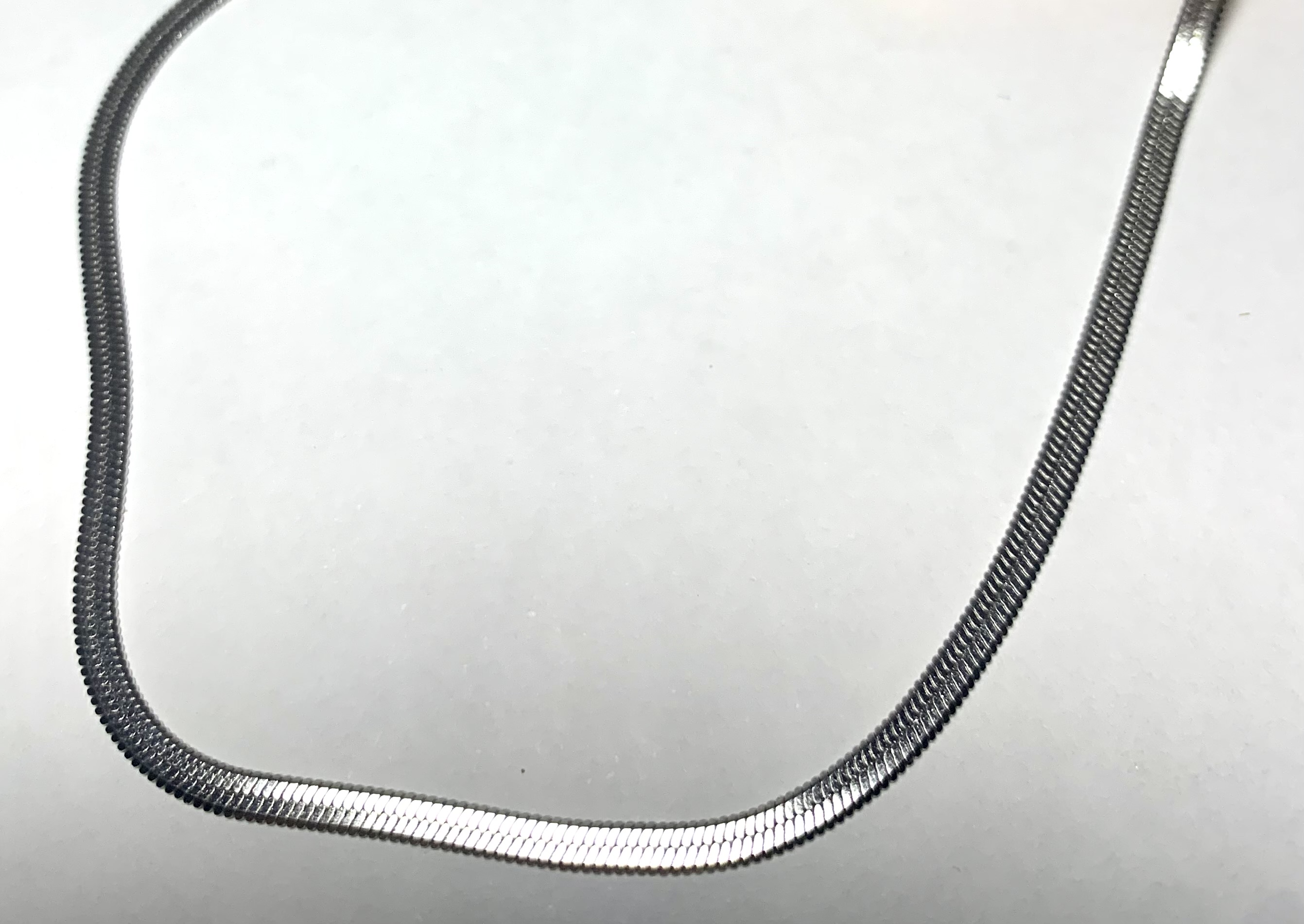 Collar plateado