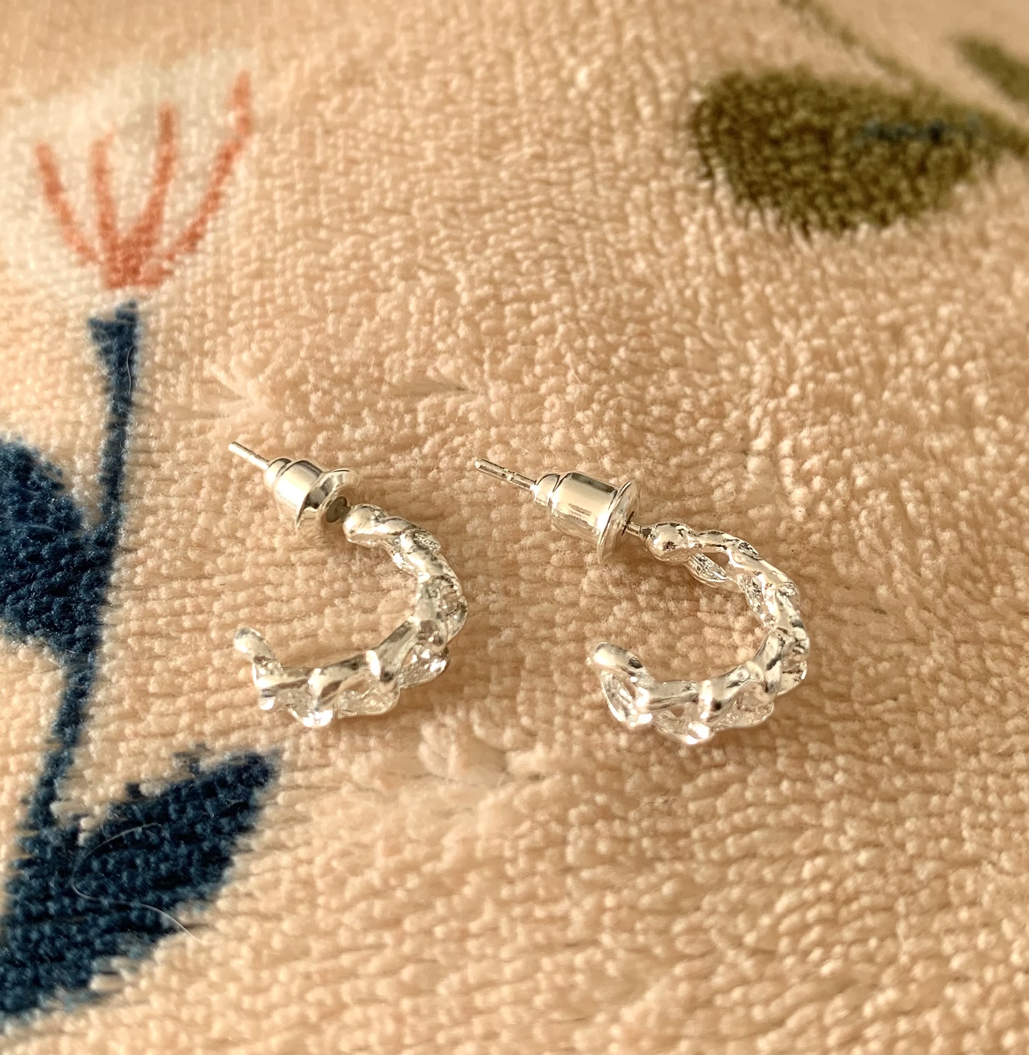 Aros pequeños corazones