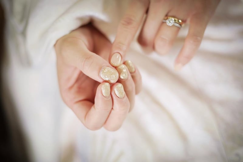 結婚指輪の重ね付けのポイントは 婚約指輪との組み合わせや順番など Selady セレディ