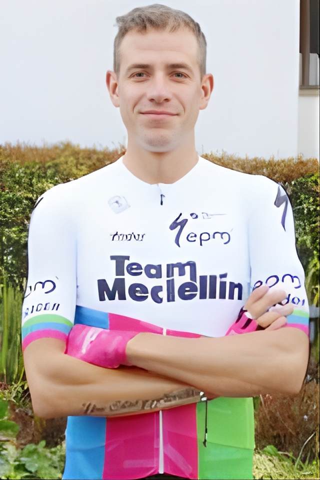 Julián's profile