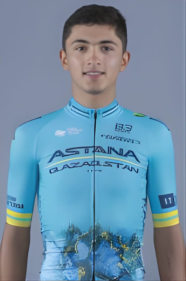 Santiago's profile