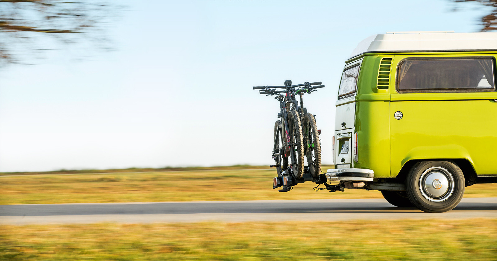 Heckträger & Co. – Wie Fahrrad und Pedelec sicher Auto fahren