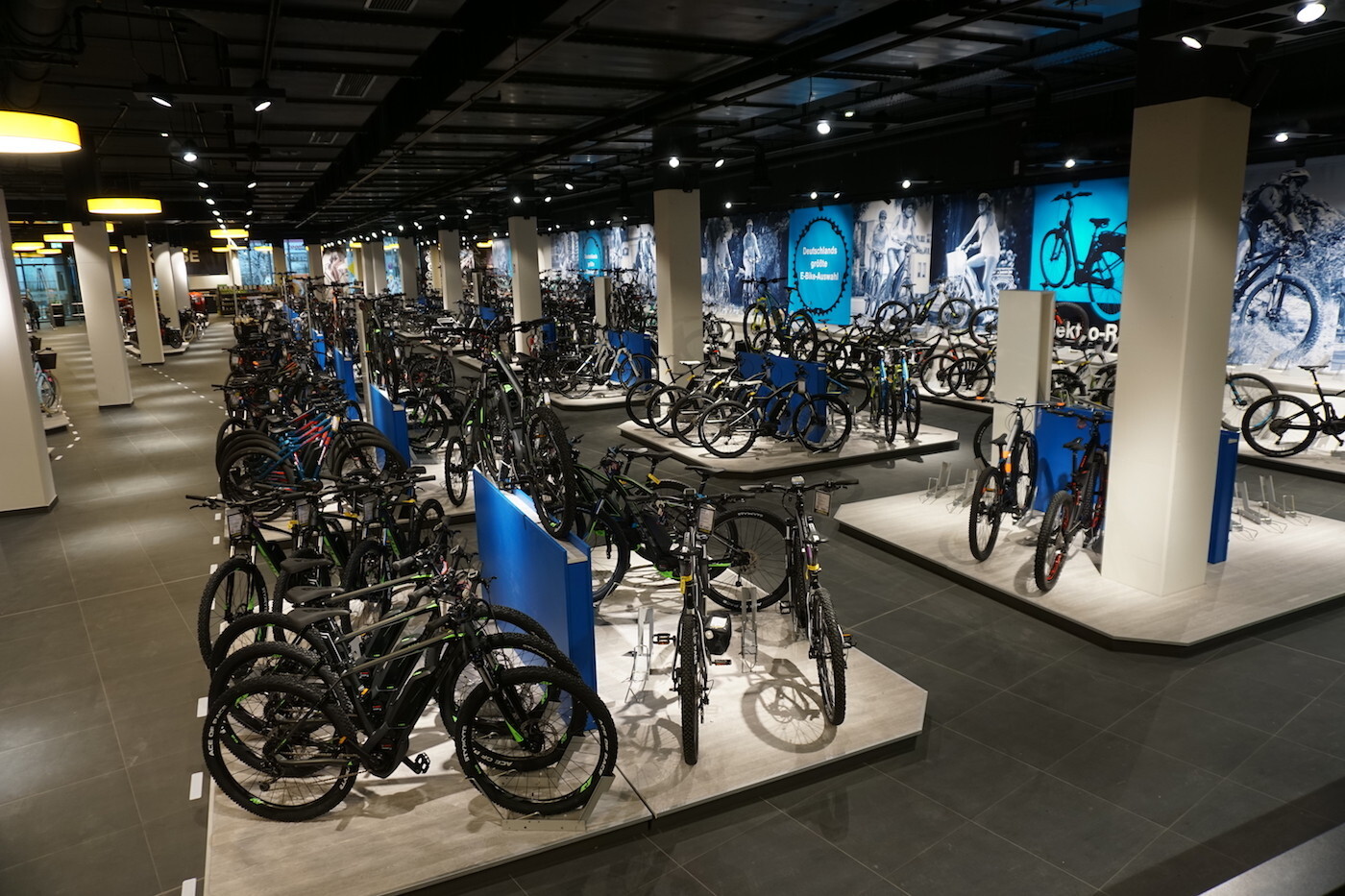 München: Stadler eröffnet neues Zweirad-Center