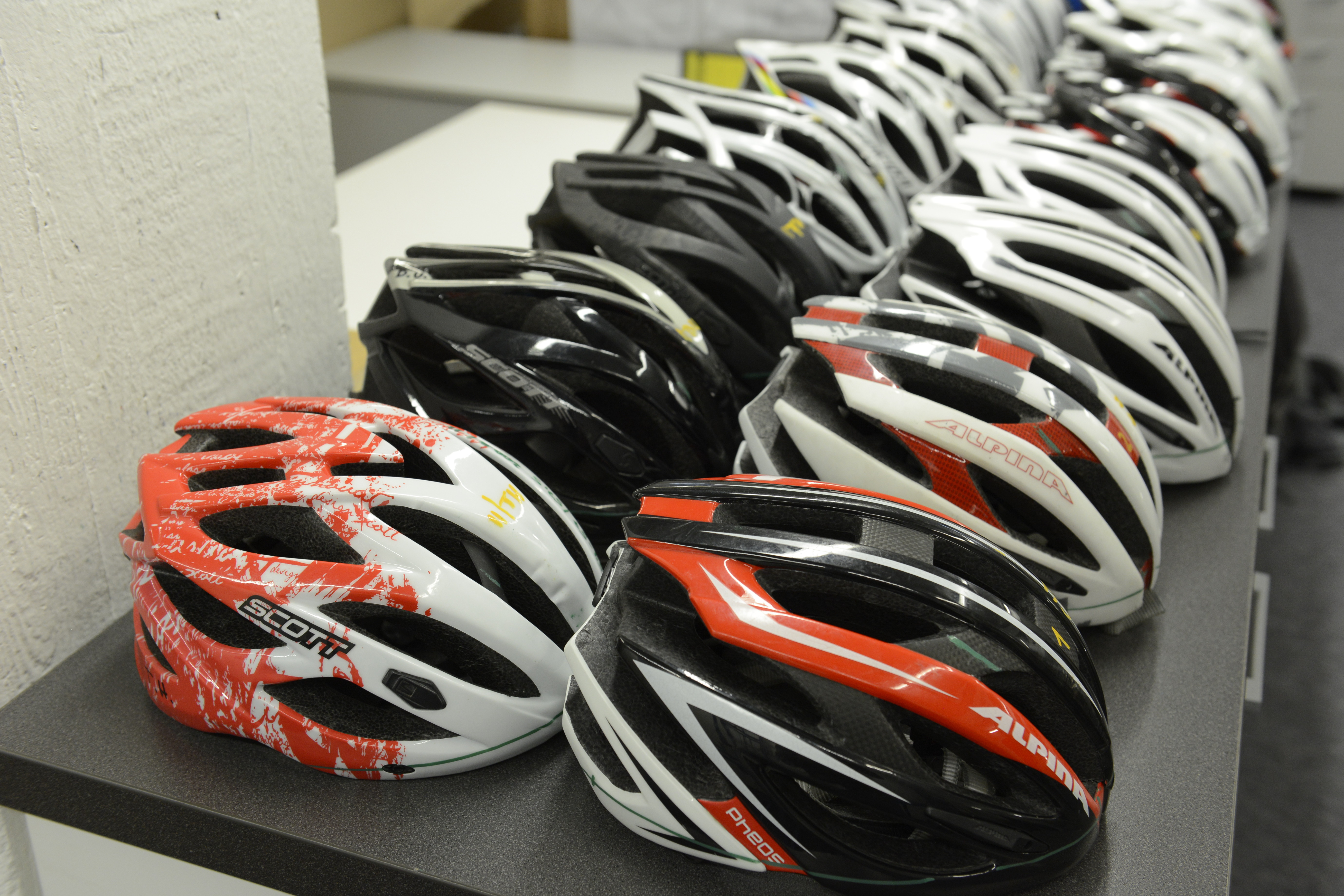 fahrradhelm männer mtb Mountainbike Helm, Integralhelm, für Erwachsene, Motorradhelme für Herren Damen mit Abnehmbarem Kinnschutz und Visier zum Mountainbiken Sport & Freizeit Zu viel Bubble Tea: Dachzelt verstauen iPhone Hülle inkl. Adapterplatte (Handymodell):iPhone 16e