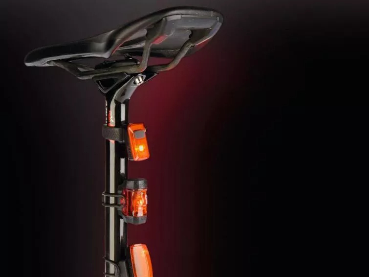 Rennrad-Rücklicht: Leichte LED-Fahrrad-Rücklichter fürs Rennrad im Test