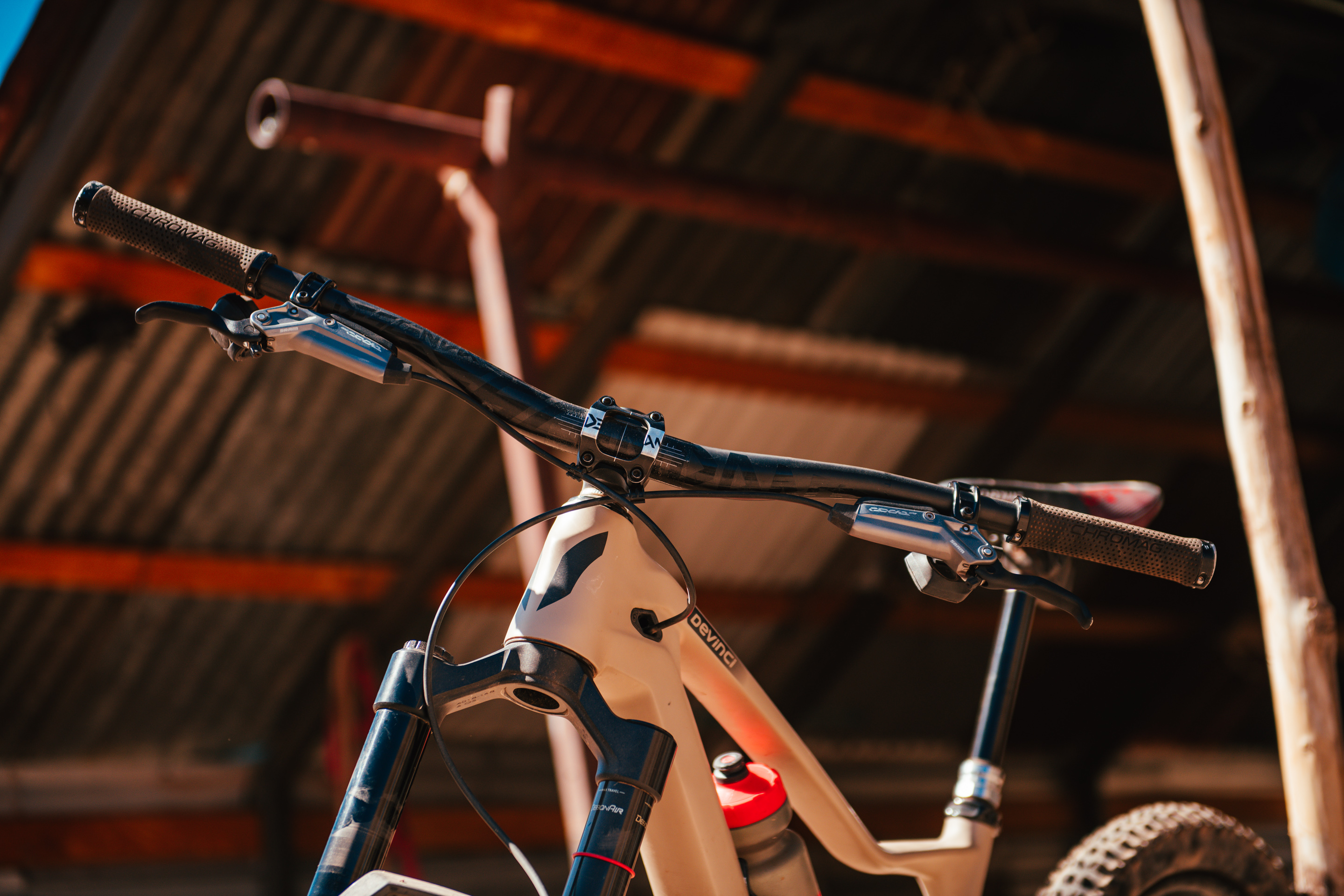 sram code bronze stealth スラム コード 左右セット SRAM Code Stealth Disc Brake - Bronze | 4-Piston | C1 - Set