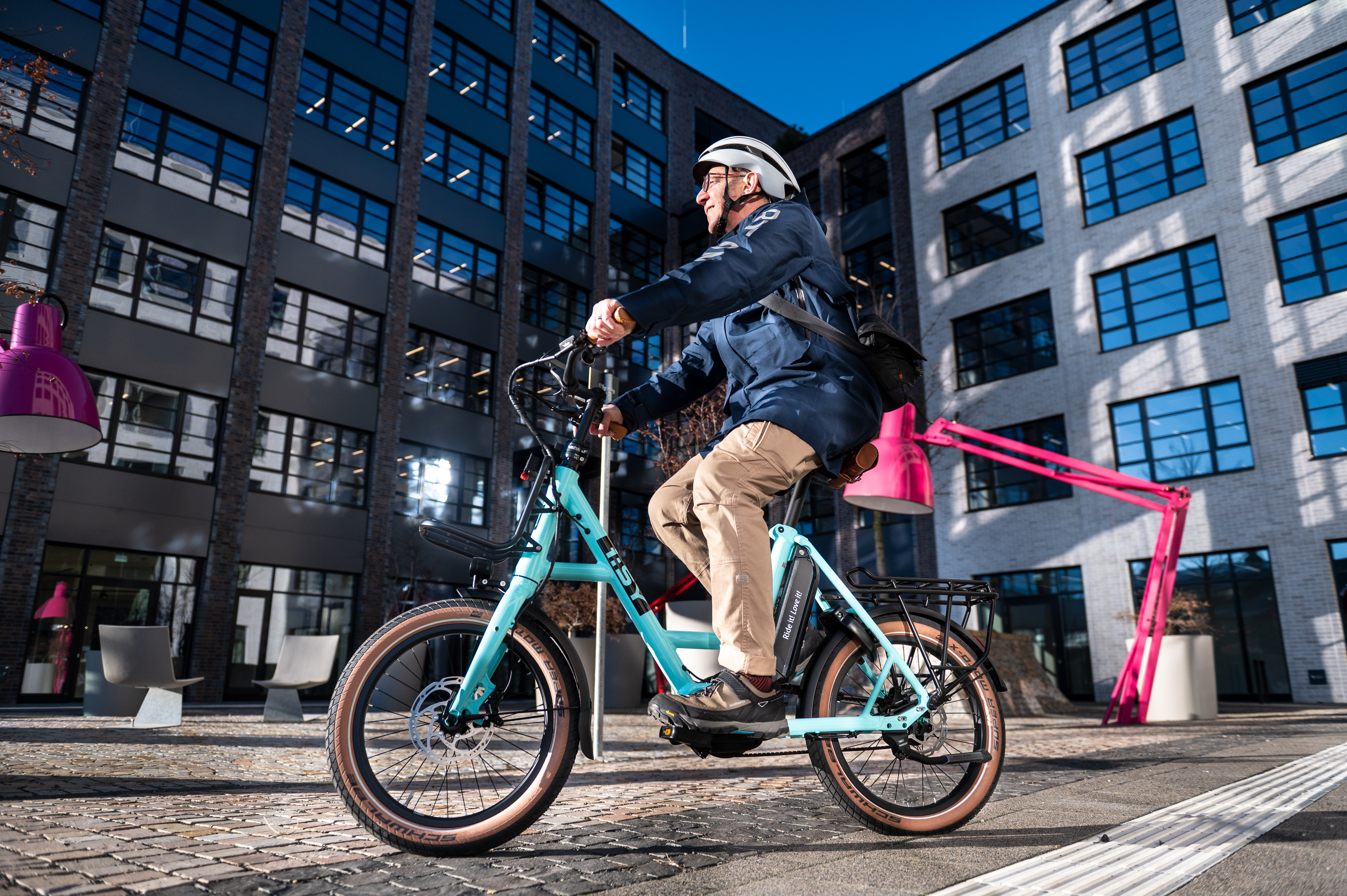 Kompakt-E-Bikes: Klein, aber oho!  6 kompakte 20-Zoll-Fahrrder fr City &  Tour im Test | BIKE