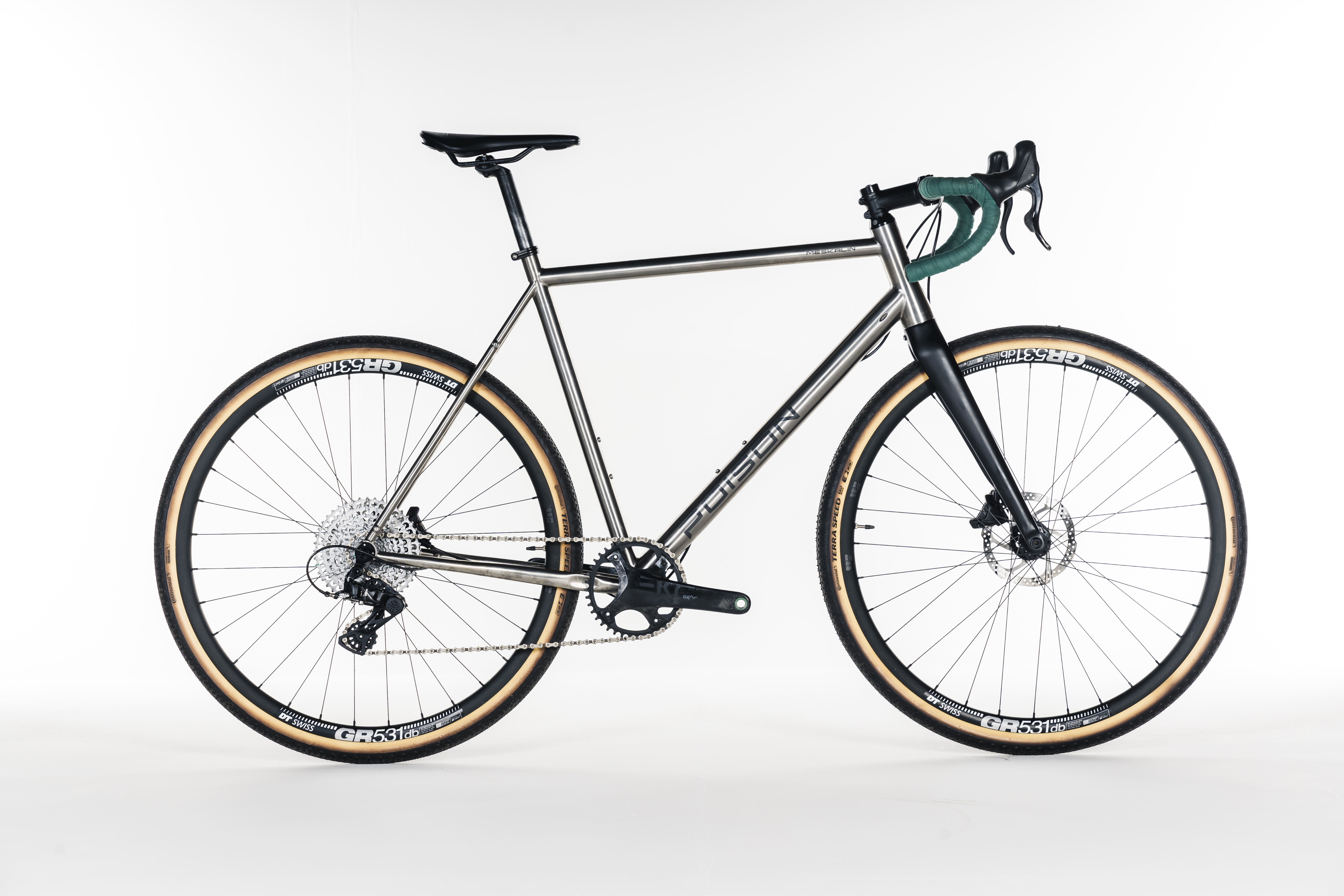 gravel wheels for road bike HUNT 35 Carbon Wheelset – Hunt US Category:Hollandrad_CST C1263  40 635 Color:Graphite Black wide external profile delivers Fernradweg von München nach