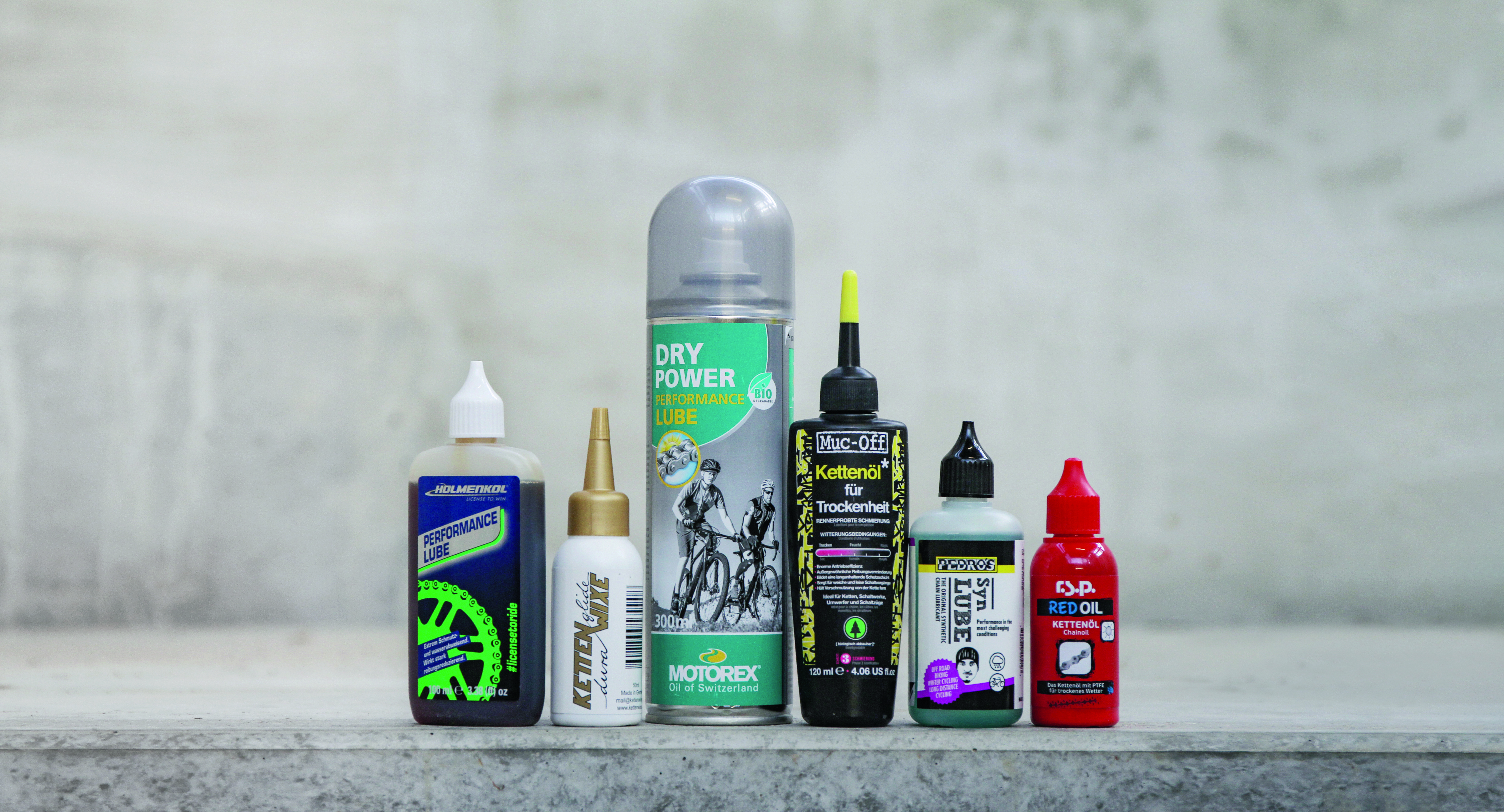 Chain oil test: 18 chain lubricants for road bikes in laboratory and  practical tests | TOUR