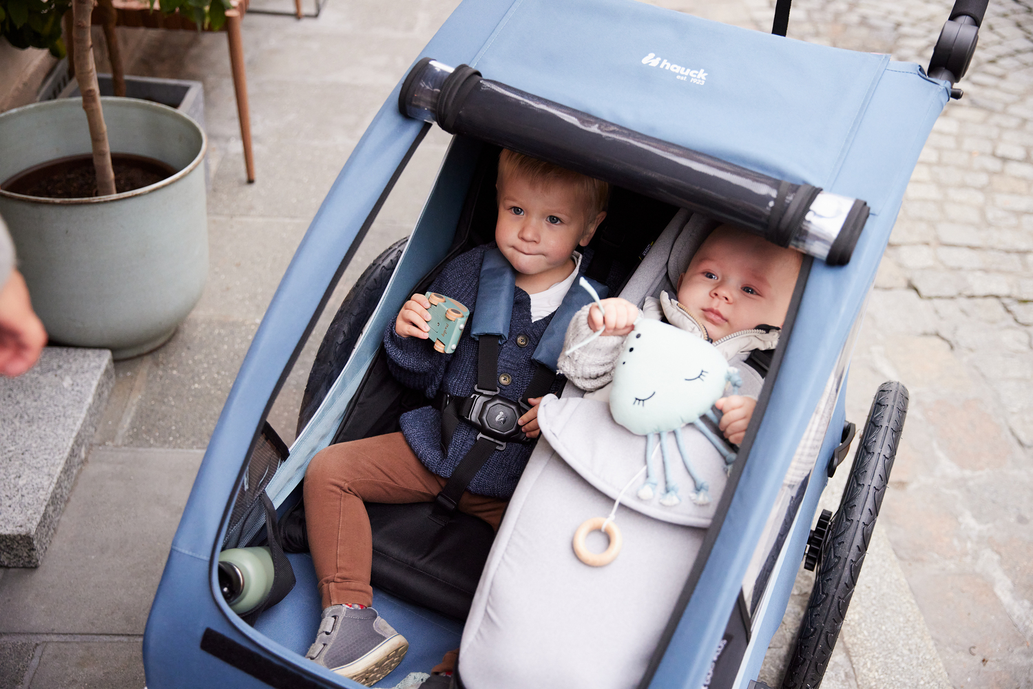 Fahrradanhnger Hauck Dryk Duo Plus: 2 in 1 - vom Anhnger zum Buggy in  Sekunden | BIKE