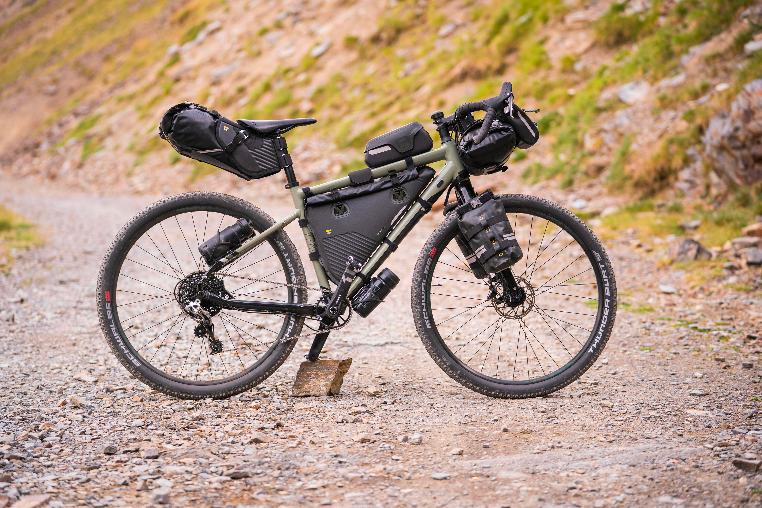 Decathlon stellt neues Gravelbike vor Das Bikepacking Bike Riverside Touring 920 TOUR