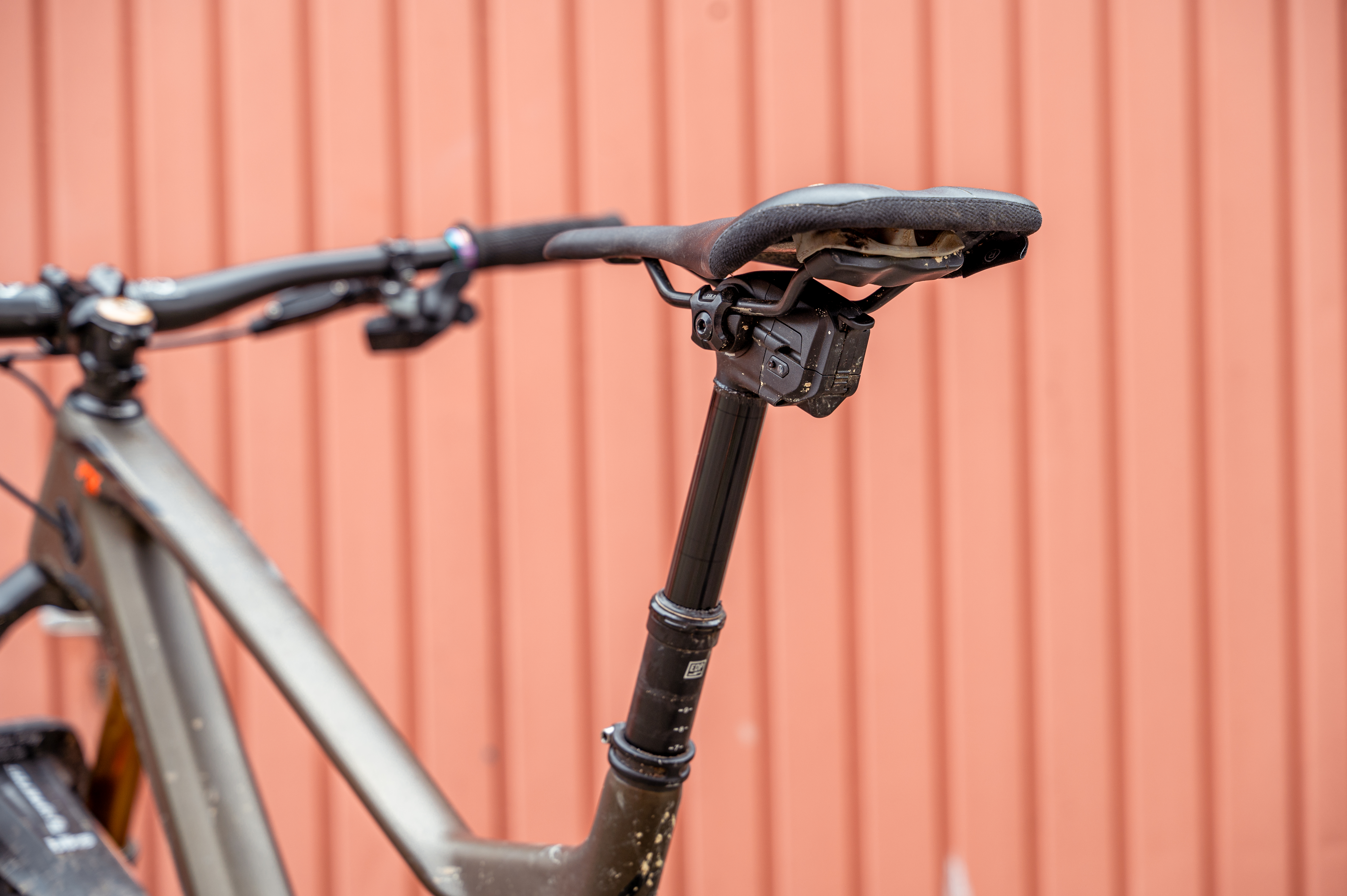 Test TranzX EDP01: Inexpensive electric dropper post for MTBs | BIKE