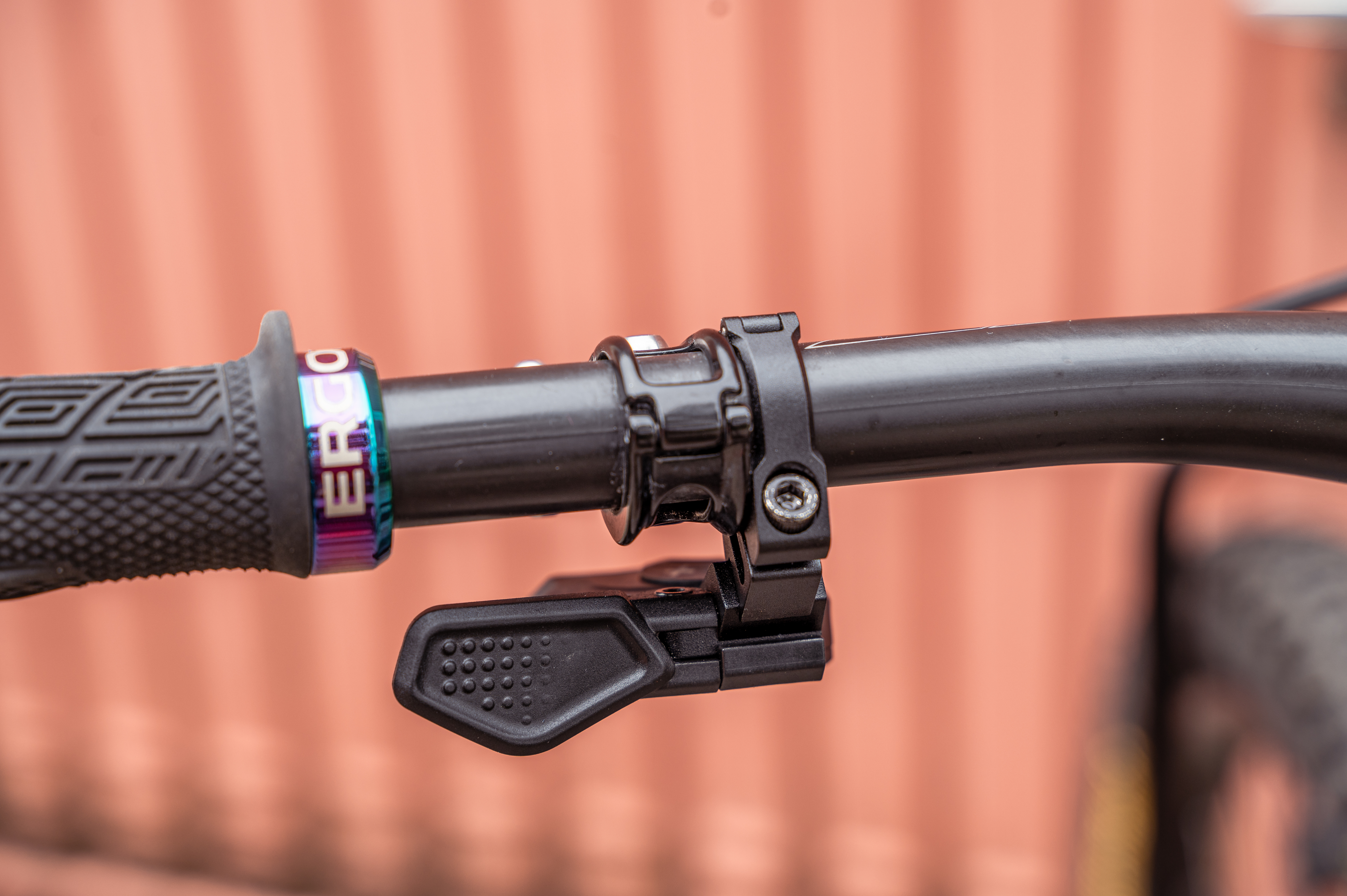 Test TranzX EDP01: Inexpensive electric dropper post for MTBs | BIKE