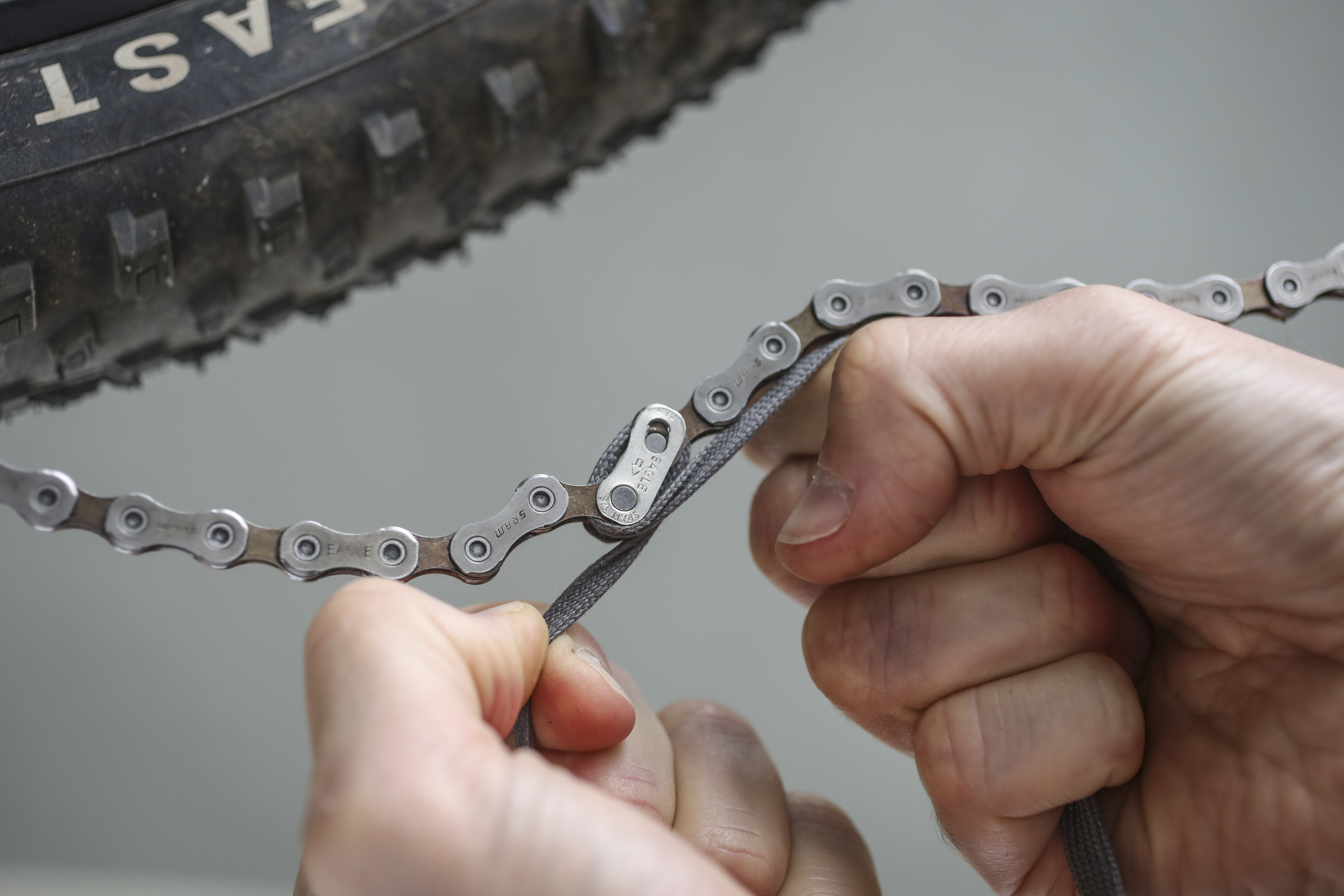 How-to: Kettenschloss ffnen ohne Spezialwerkzeug? Mit diesen Tech-Hacks  klappts! | BIKE