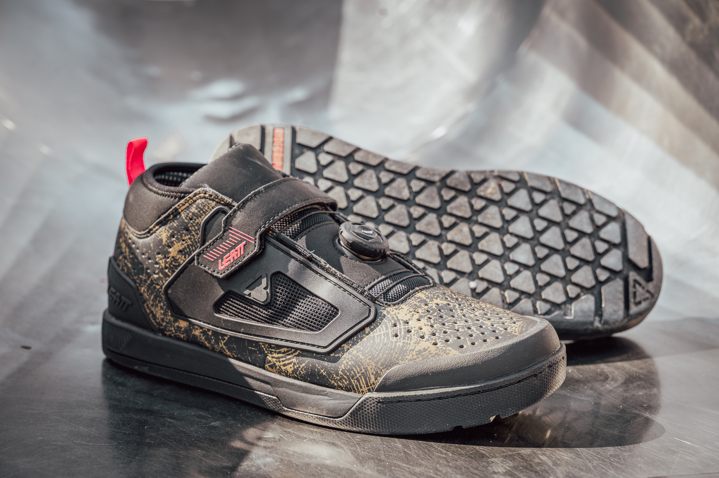 Test MTB shoes: Leatt Pro Flat 3.0 - top protection for tough 