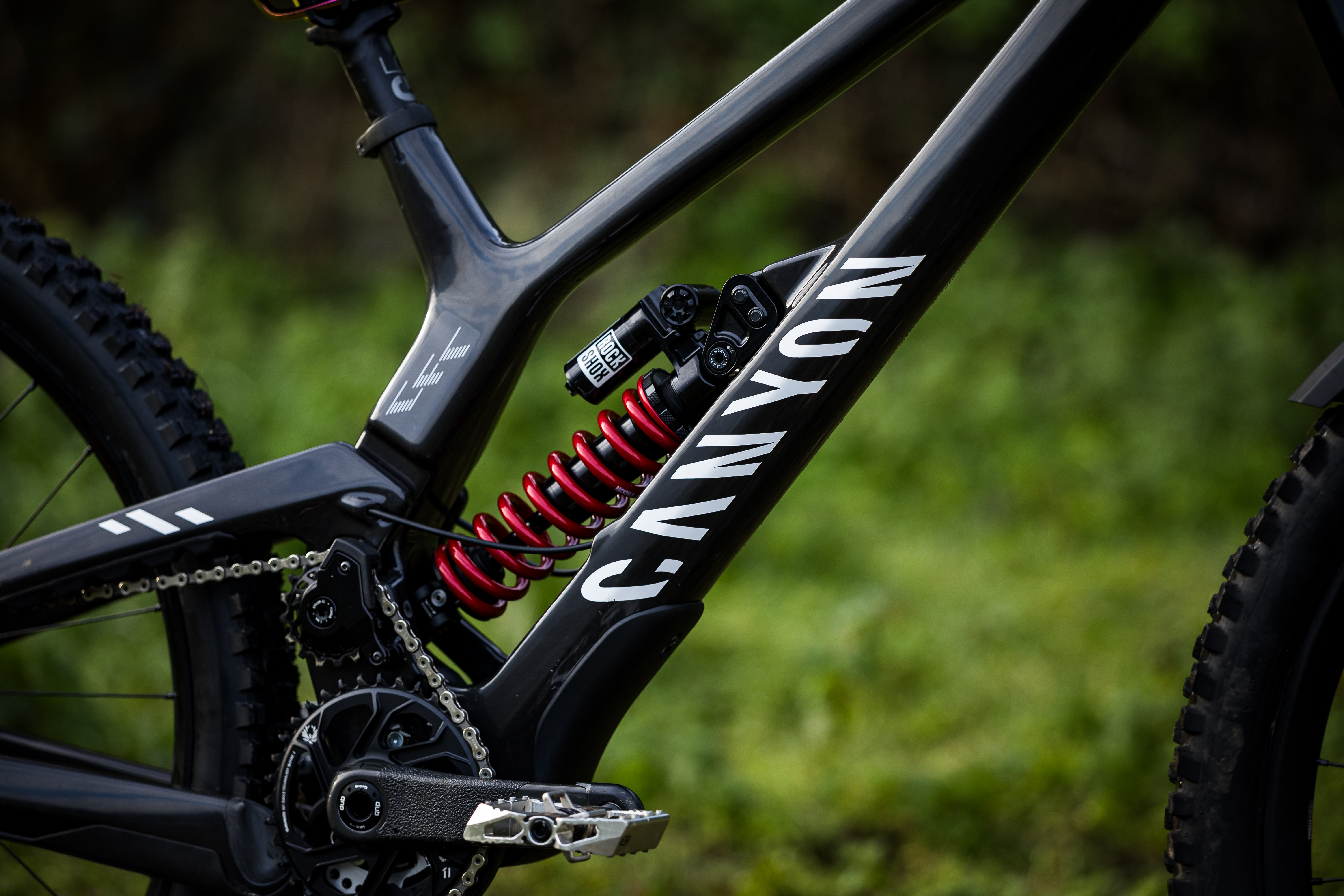 パーツ Canyon sender downhill frame 29inch Canyon Sender CFR downhill bike with high-pivot suspension: grip