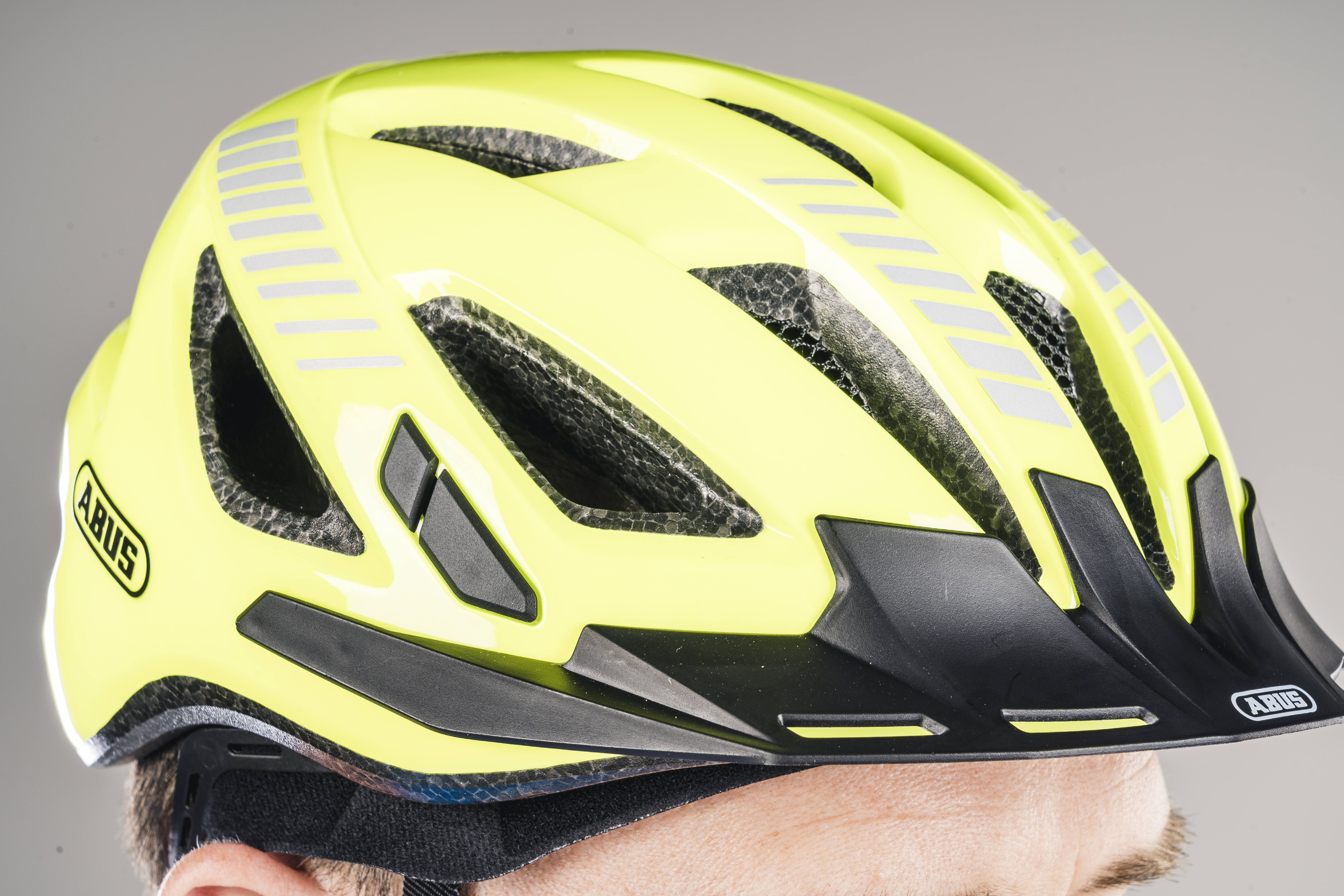 City helmet test: Abus Urban-I 3.0 Signal - lightweight wins the day | BIKE City helmet test: Abus Urban-I 3.0 Signal - lightweight wins the day | BIKE