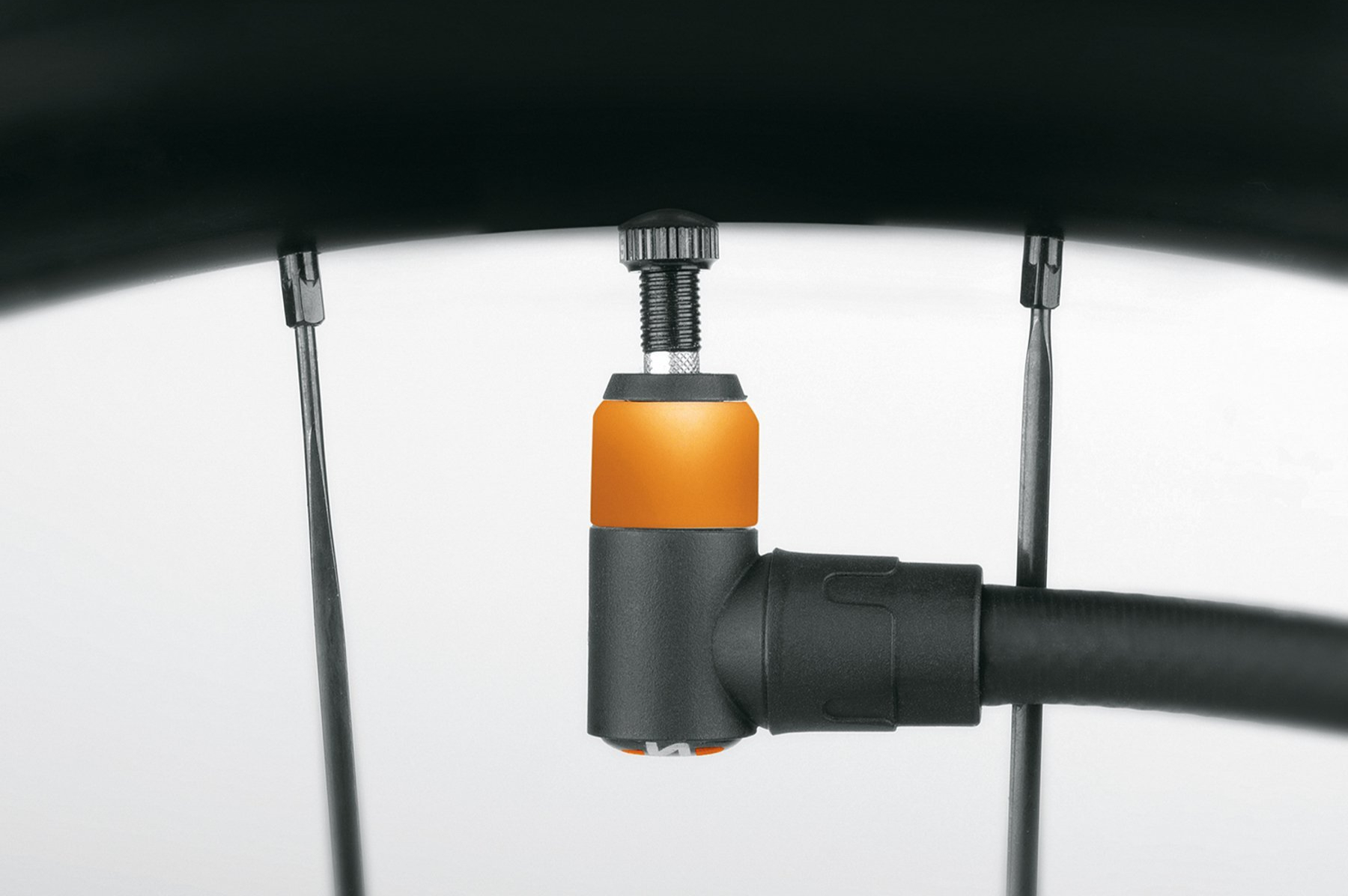 Adaptateur ZEFAL Pour Valve Clik – Convertit Toute Pompe Schrader En Gonfleur Pour Valves Schwalbe