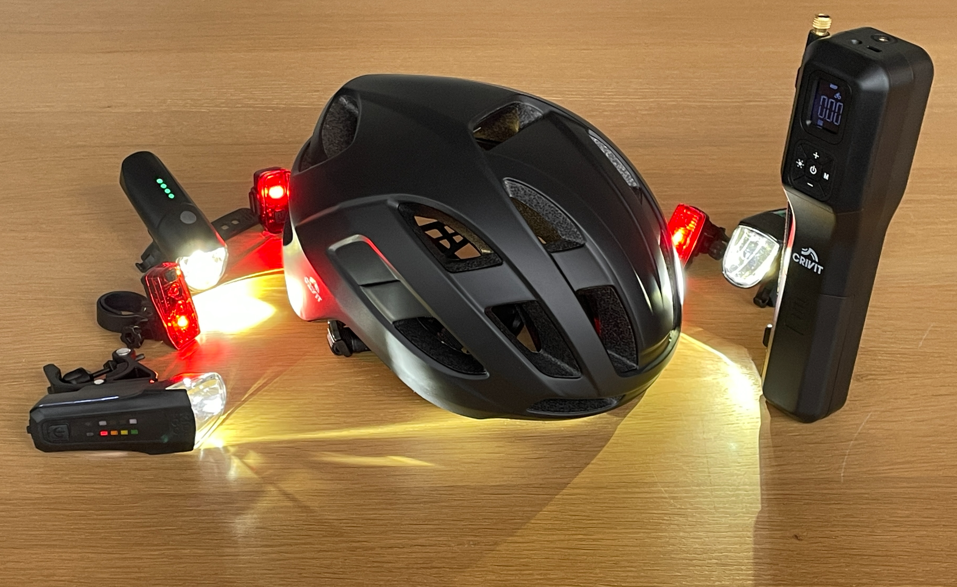 Bike products from Aldi, Lidl & Tchibo: Helmet, light & battery pump | BIKE