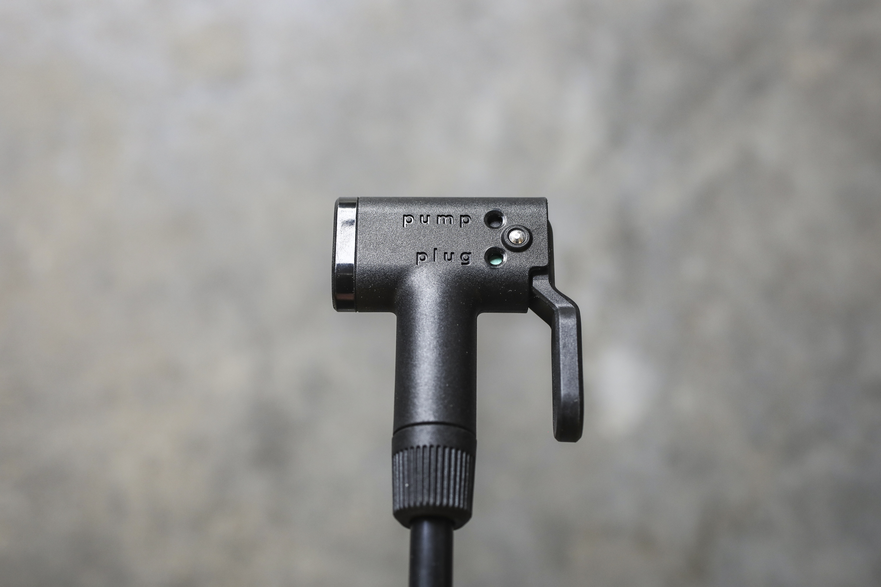 Decathlon floor pump 900: Large, eye-catching and surprisingly efficient |  TOUR