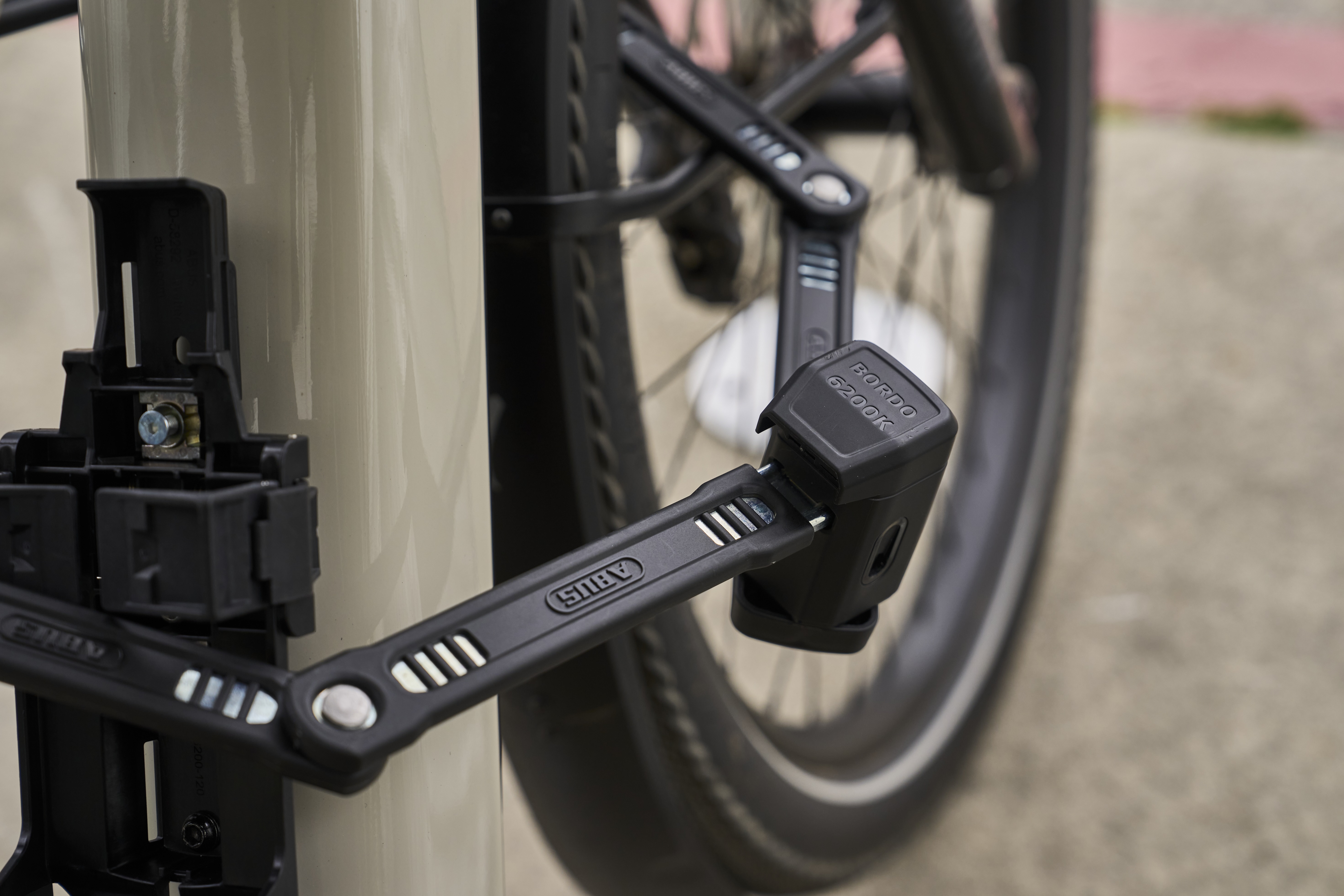 120 cm folding lock: Abus Bordo with integrated tracker