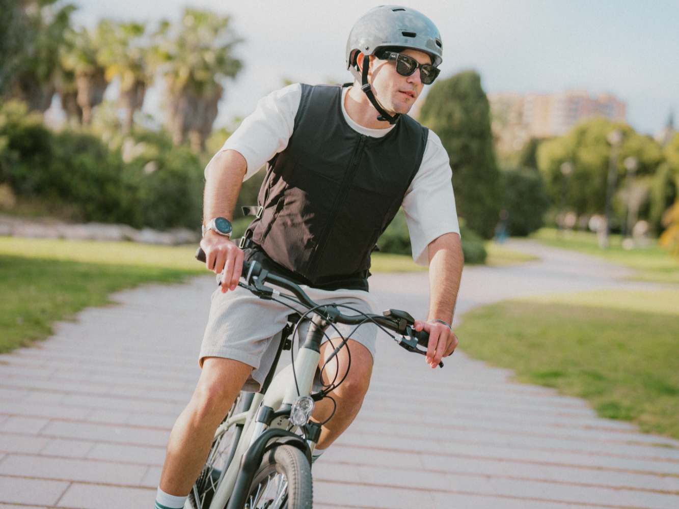 bequeme fahrradhelme Fernsteuerbarer Smart Fahrradhelm mit Licht Größe:L / 57-61 cm Fischer E-trekking bike Terra Category:E Bikes MTB Cross Hardtail_Bosch