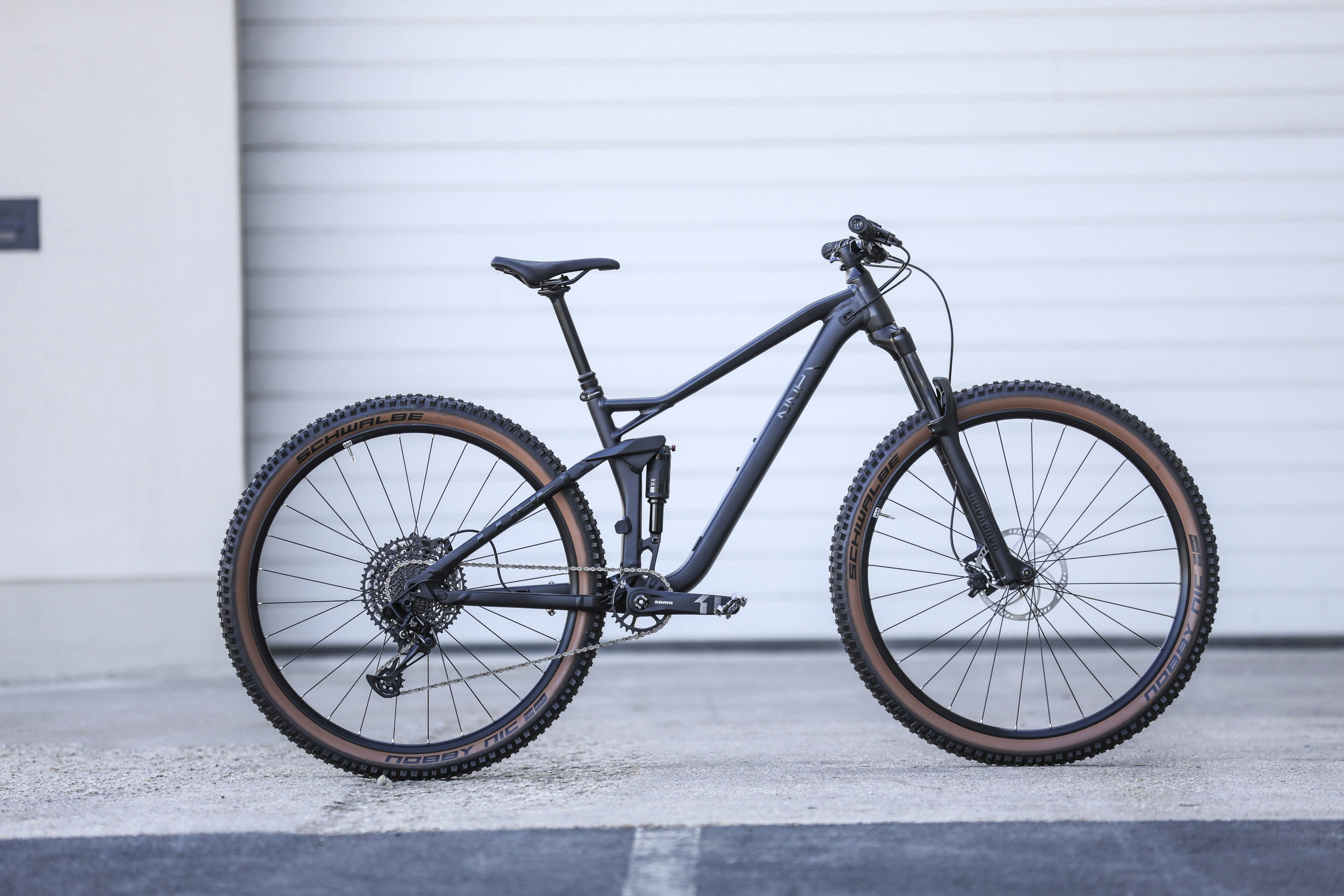 e bike damen für berge Pegasus Premio Evo 10 Lite schwarz | 750WH | E-Bike Trekking | 2024 21. Okt. 21: DHL A-grade Truffle Coperchio:Senza Coperchio / Without lid