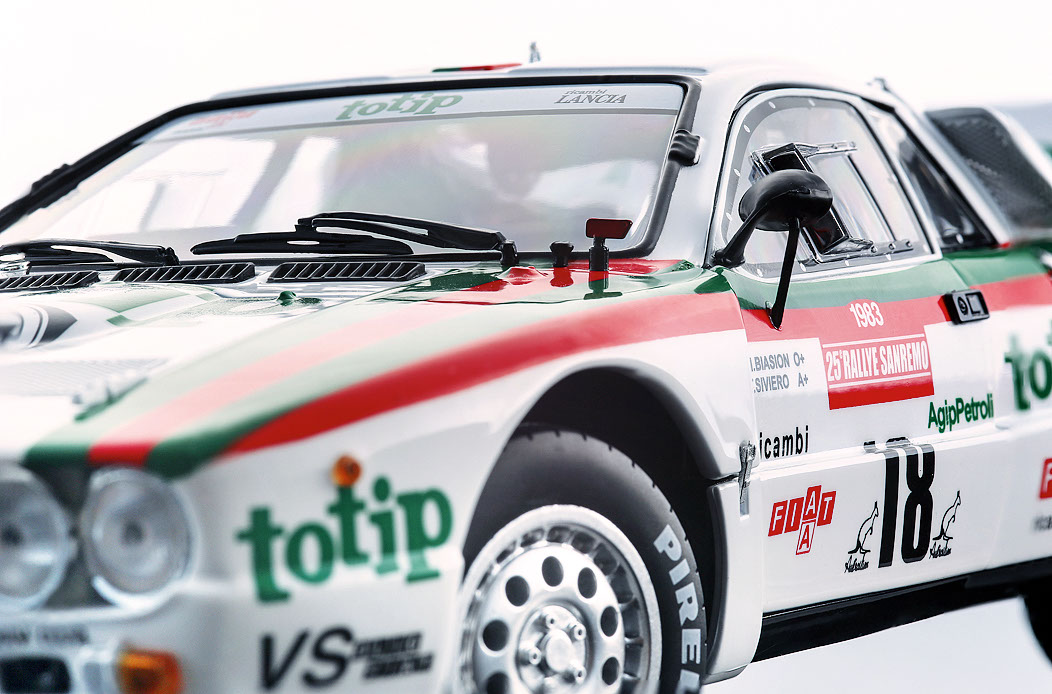 KYOSHO 08306J Masstab: 1/18 | LANCIA 037 MARTINI N 8 SAFARI RALLY NAIROBI 1985 A.BETTEGA - M